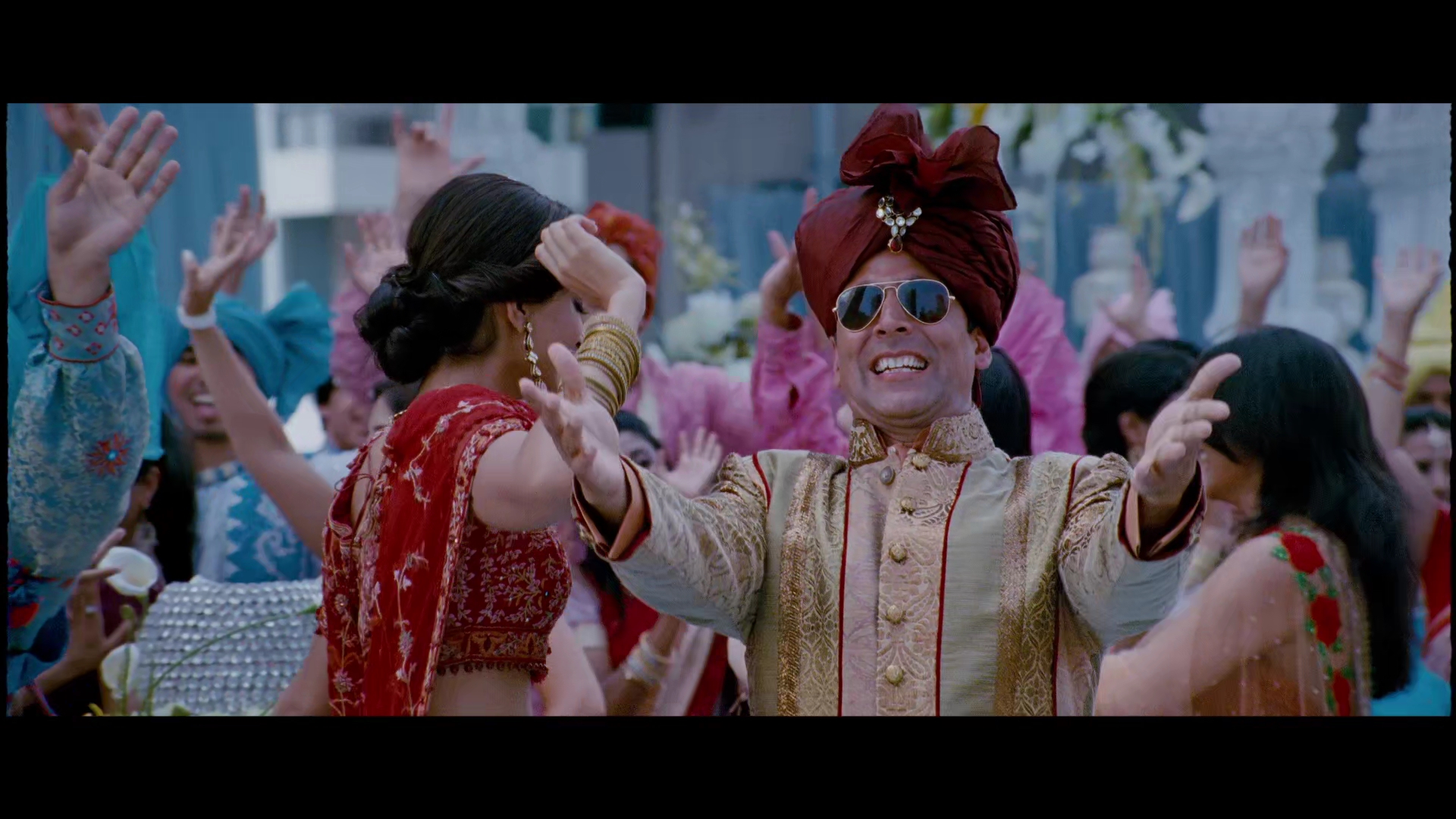 2011 - Thank you -5- Khushiwon Di Mela_1080p_sub.mkv2460.jpg