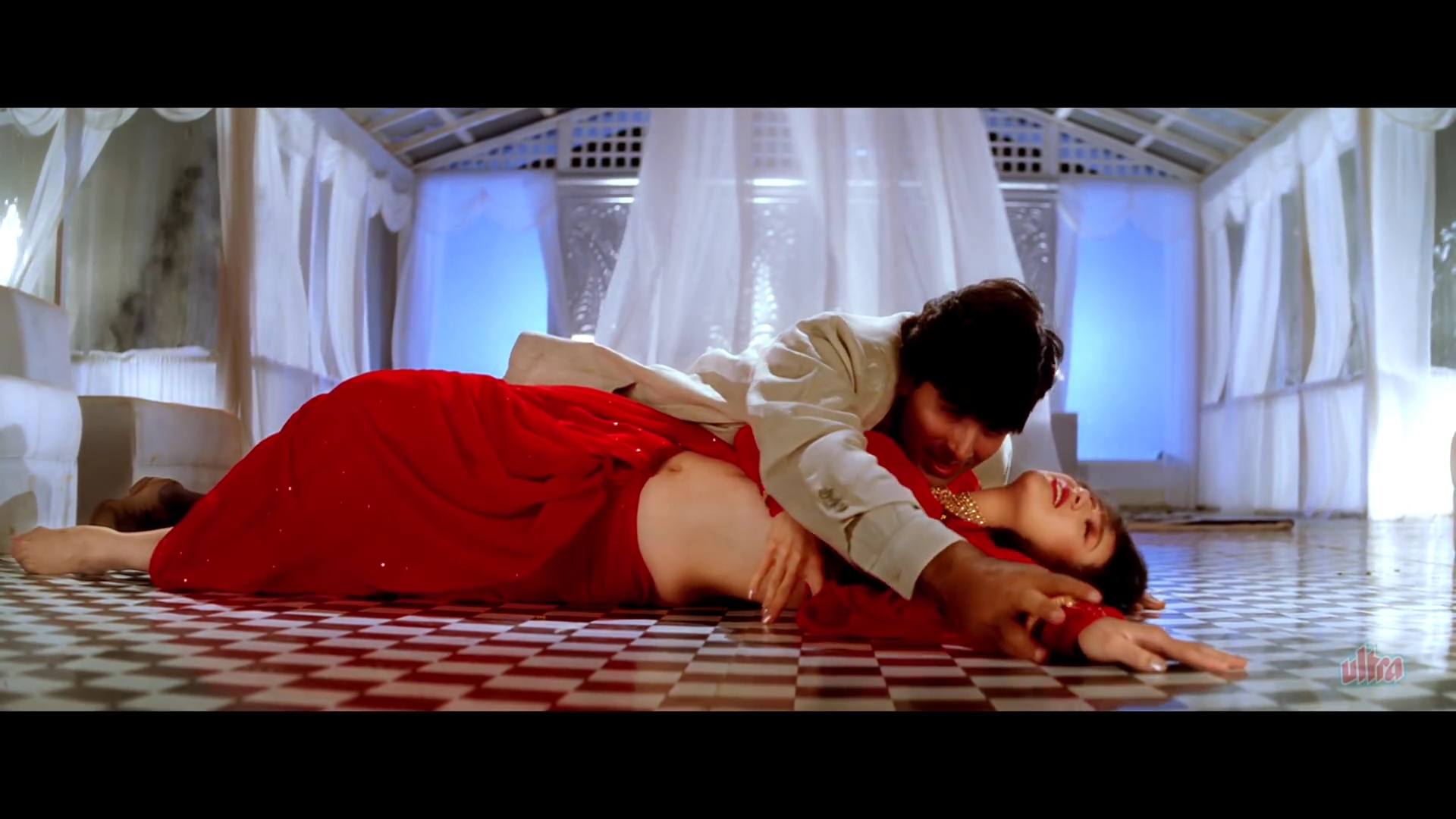 1996 - Sapoot -3- Tera Yeh Dekh Ke Chehra_1080_YT_(sub).mkv4850.jpg