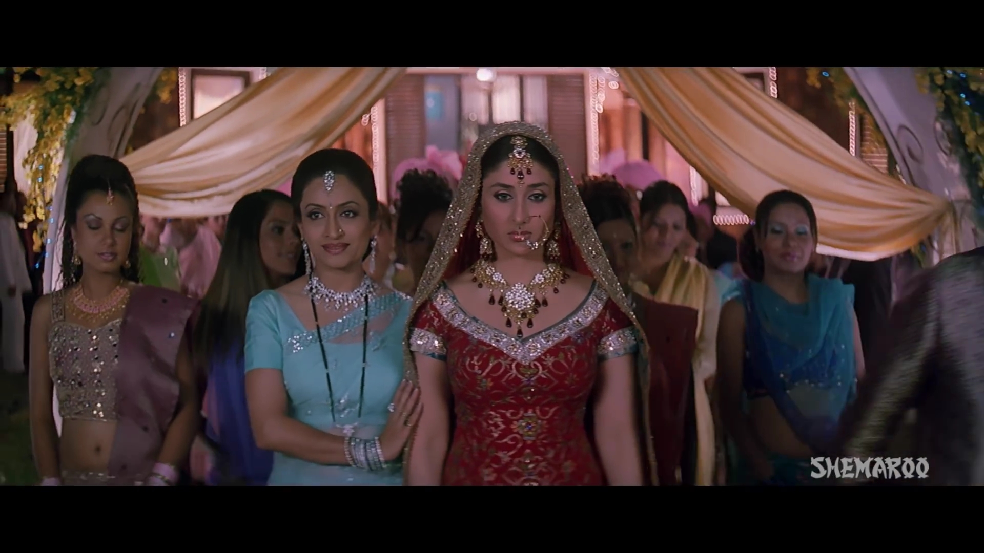 2005 - Dosti -4- Ishq Na Ishq Ho Kisi_1080p.mkv0488.jpg