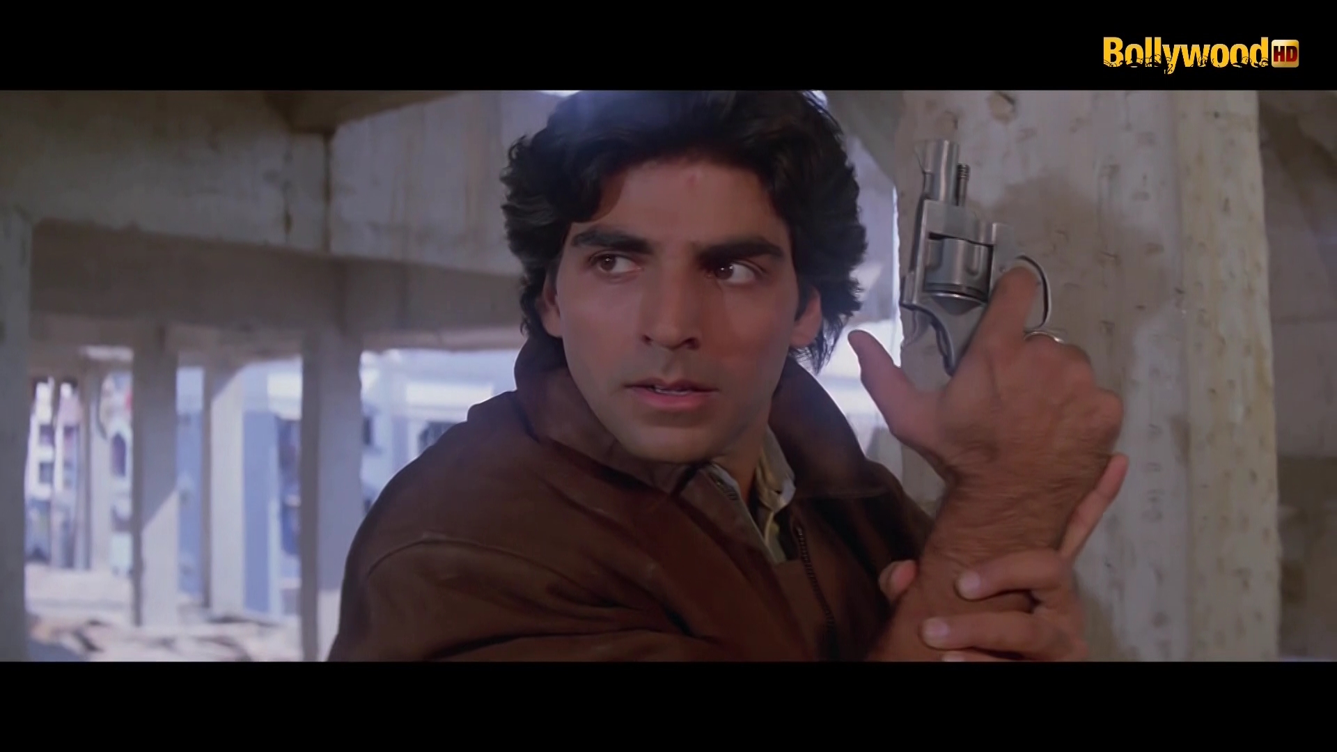 1996 - Tu Chor Main Sipahi -1- Ye Aag Thi Dil Mein_1080p.mkv4857.jpg