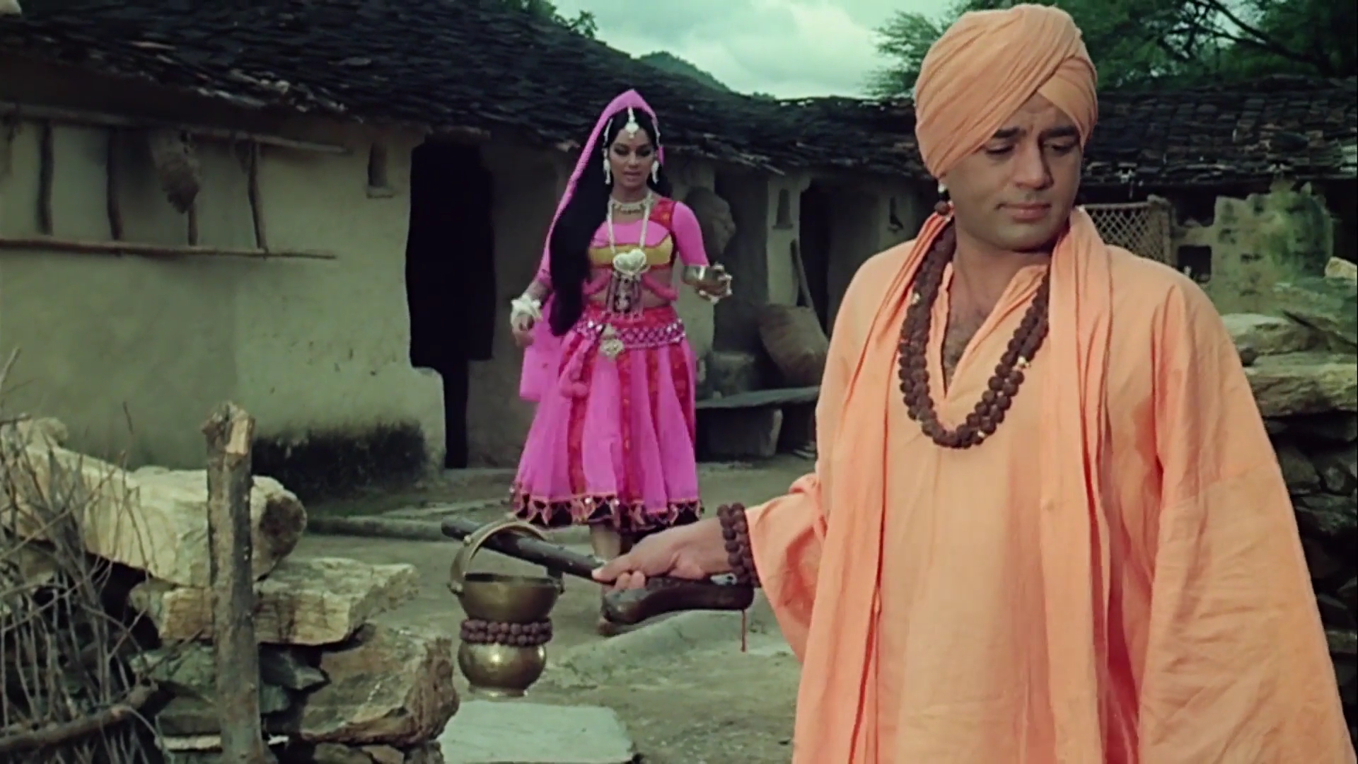 Mera.Gaon.Mera.Desh.1971.WEBHDRip.1080p.AVC[(049142)21-03-29].JPG