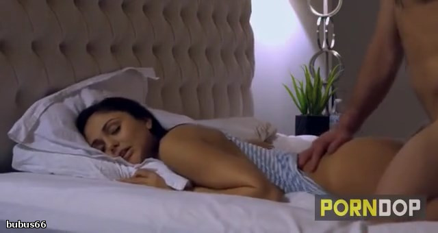 Brother and Sister Sharing Bed - Pornhub.com.mp4_snapshot_10.30.532.jpg