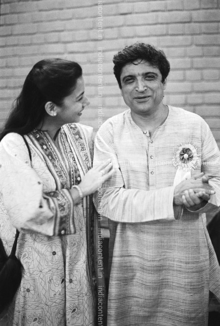 659-shabana-azmi-with-her-husband-javed-akhtar-image-F164SL4_001420.jpg