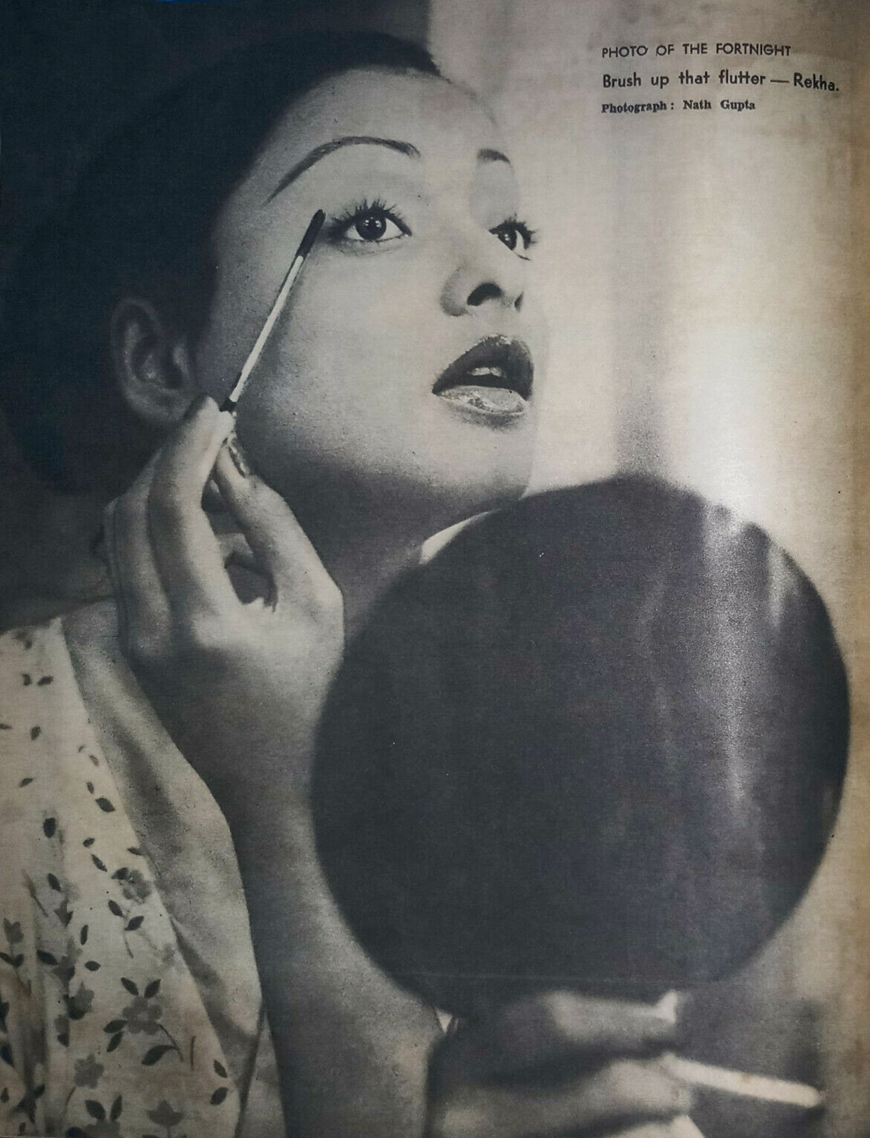 Bollywood-Rekha-fIilmfare-Magazine-Paper-Sheet-3025-CM (1).jpg