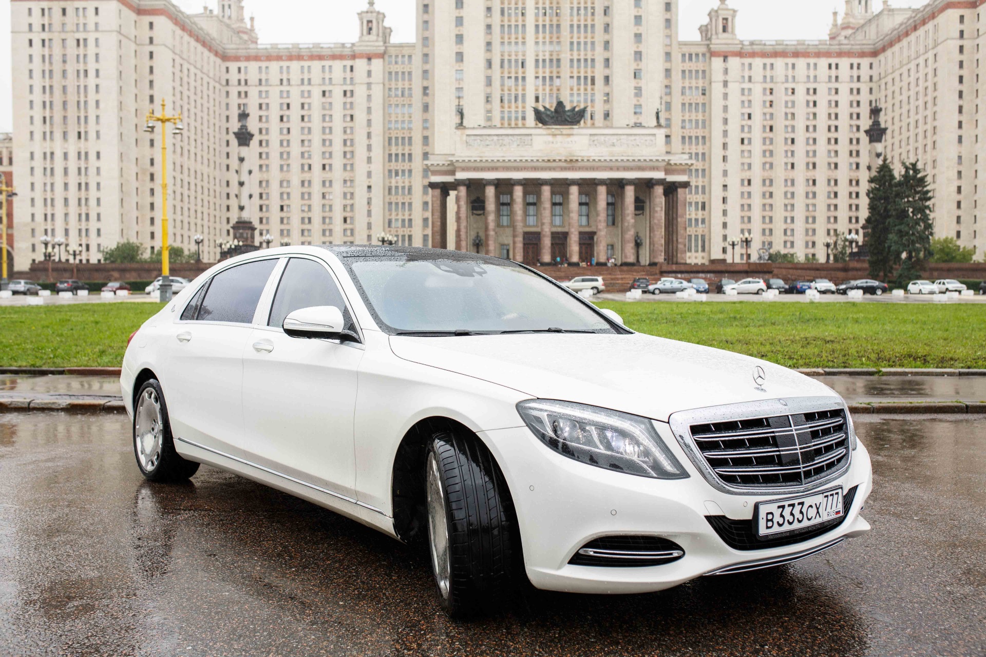 Снять майбах. Мерседес 222 Майбах. Мерседес Майбах 600. Mercedes Benz w222 Maybach. Mercedes s222 Maybach.