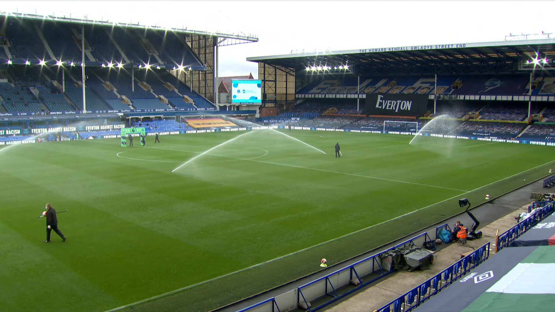 Чемпионат Англии 2019-2020 34-й тур Эвертон - Саутгемптон Okko Спорт.mkv_20200711_182028.444.jpg