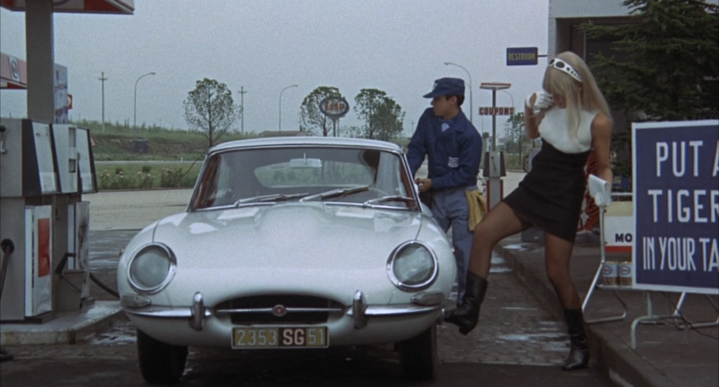 Diabolik.1968.BDRip-AVC.ExKinoRay.mkv_snapshot_00.52.26.436.png
