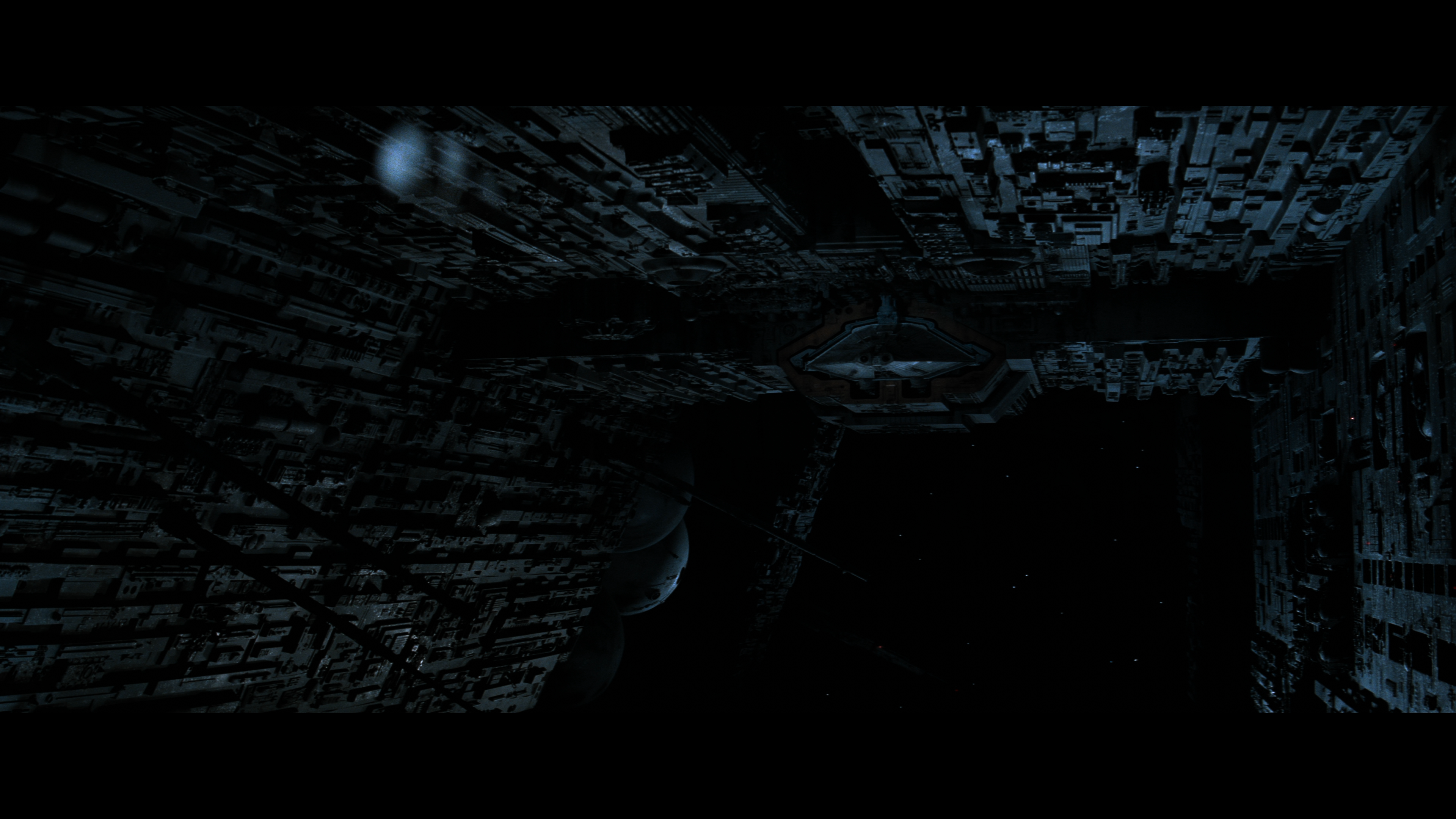 Alien.1979.Directors.Cut.2160p.UHD.BDRemux.HDR10+.DoVi.Hybrid.P8.DTS-HD.MA.5.1.by DVT.mkv_20211110_201002.970.png