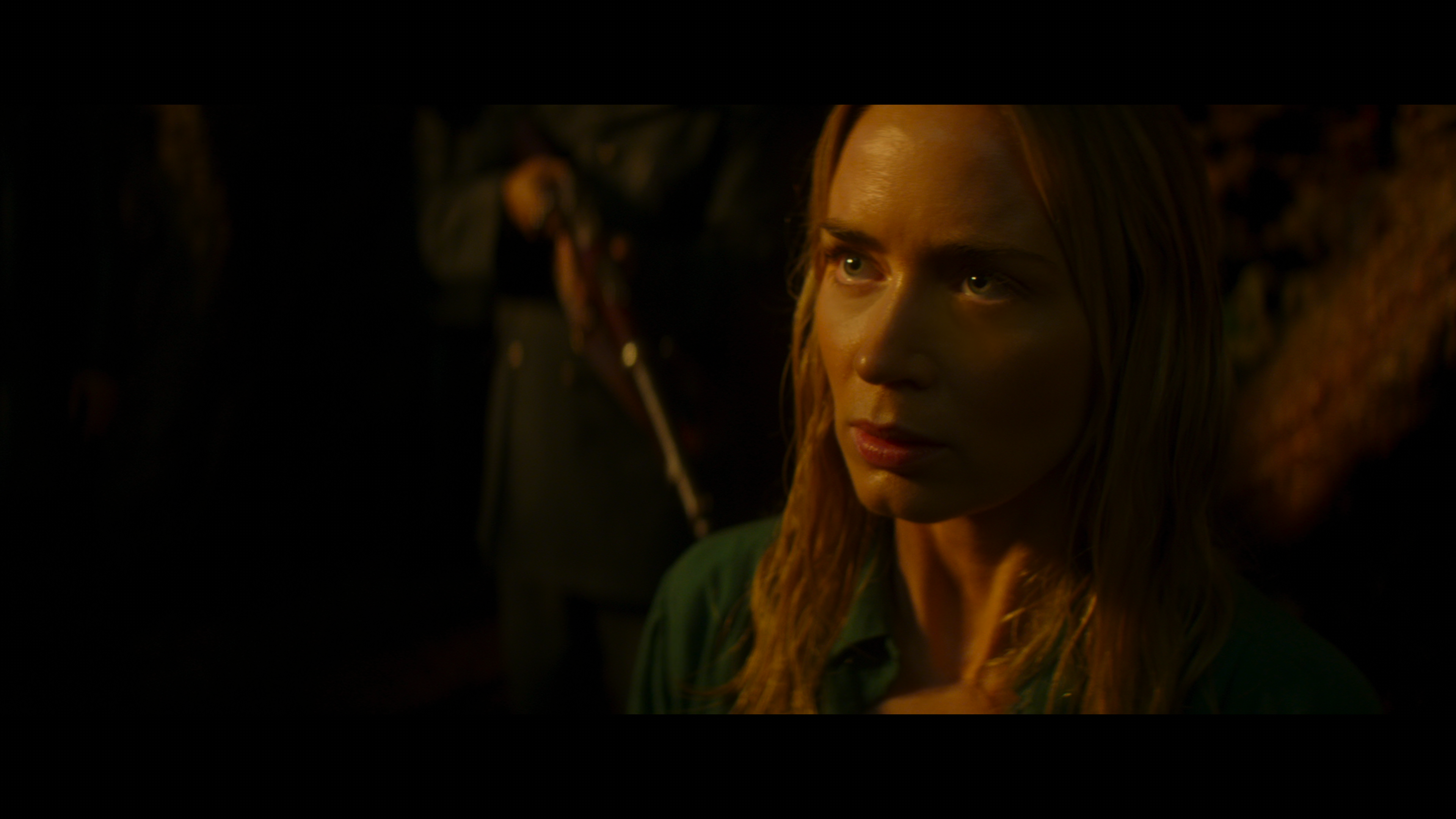 Круиз по джунглям.2021.UHD.Blu-Ray.Remux.2160p.mkv_snapshot_01.39.43_[2021.11.13_12.36.37].png