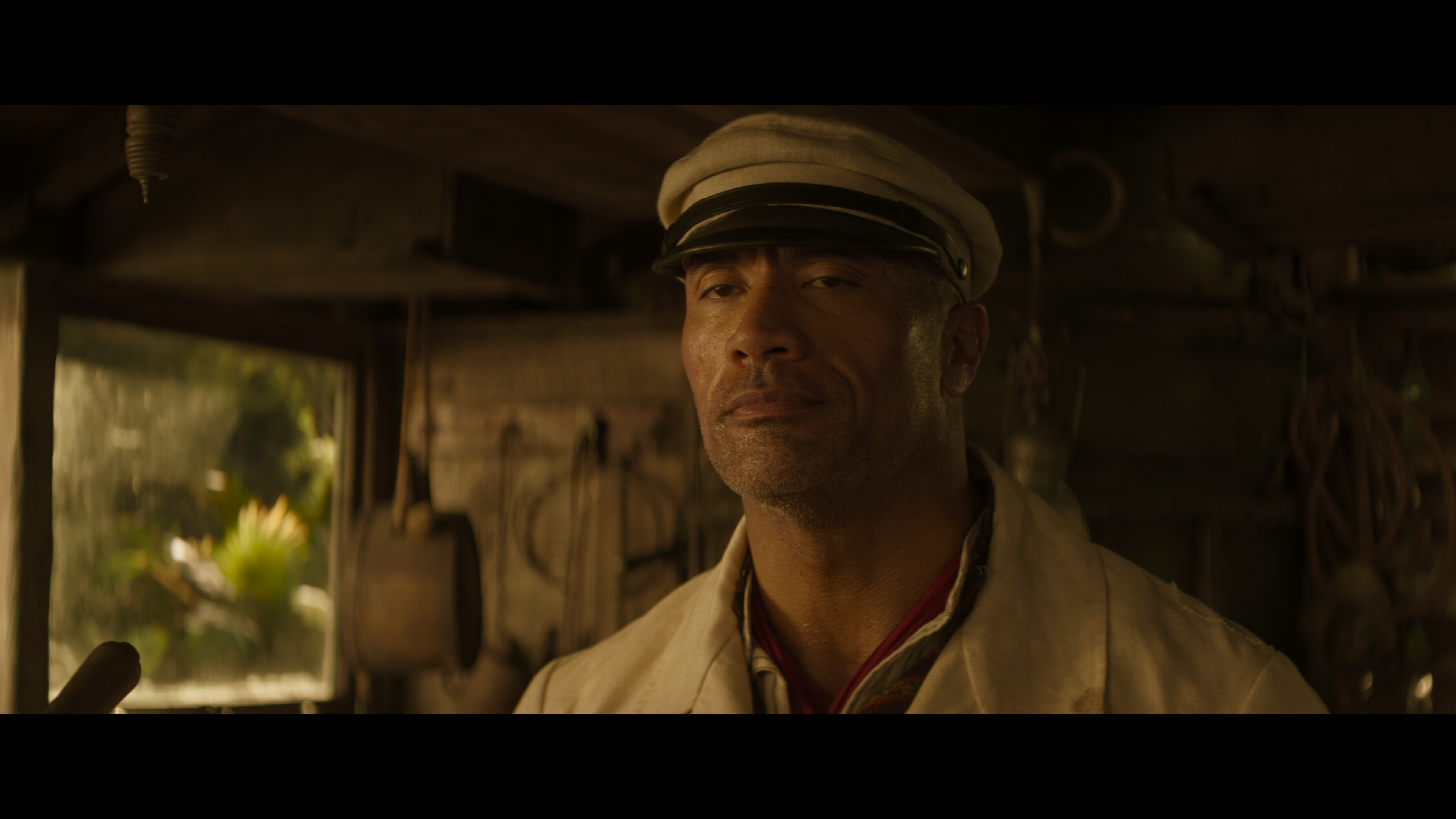Круиз по джунглям.2021.UHD.Blu-Ray.Remux.2160p.mkv_snapshot_00.12.15_[2021.11.13_12.34.03].png