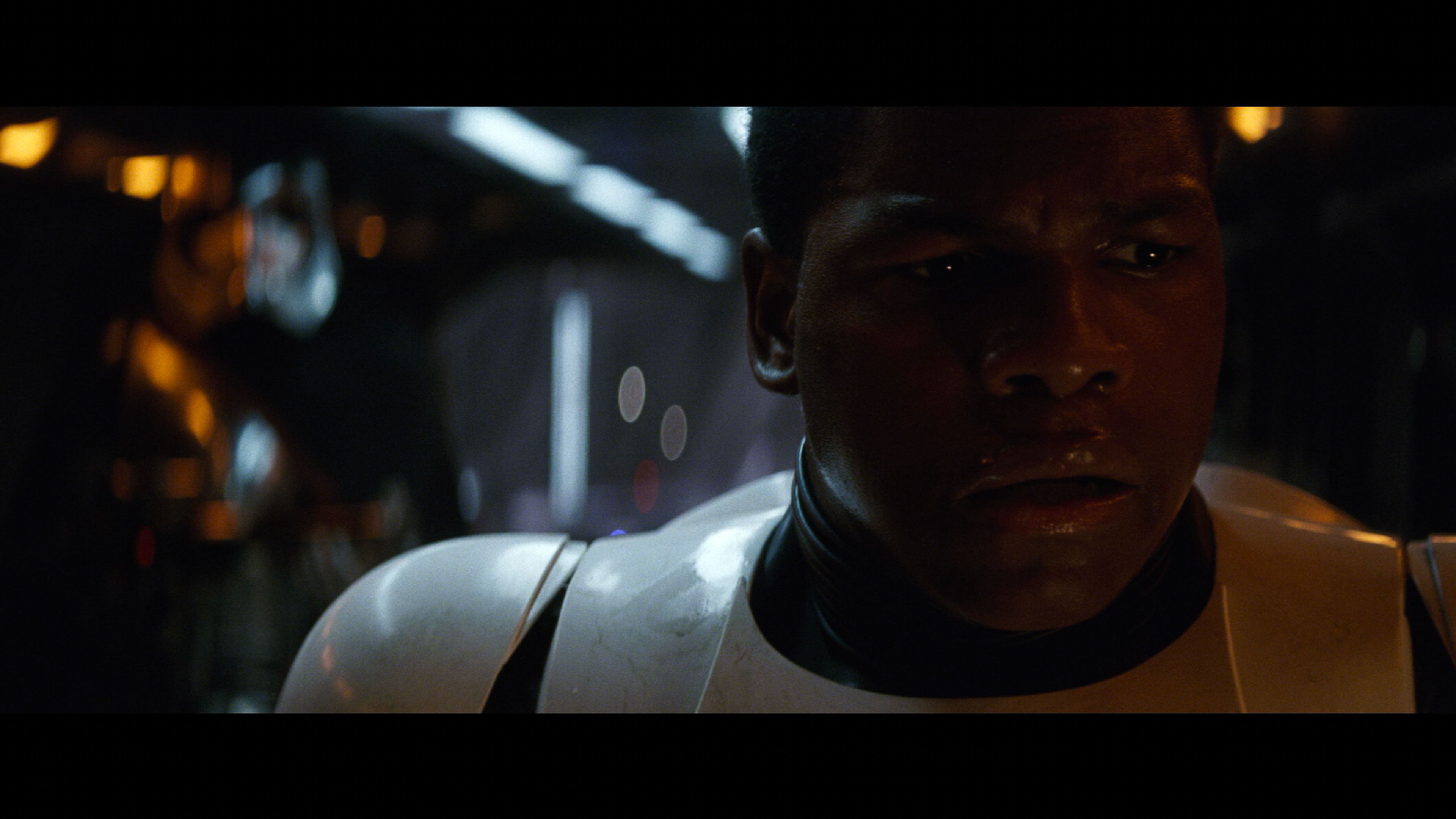 Star.Wars.Episode.VII.The.Force.Awakens.2015.2160p.UHD.BDRemux.TrueHD.Atmos.7.1.P8.HYBRID.DoVi-DVT.mkv_001033.425.png