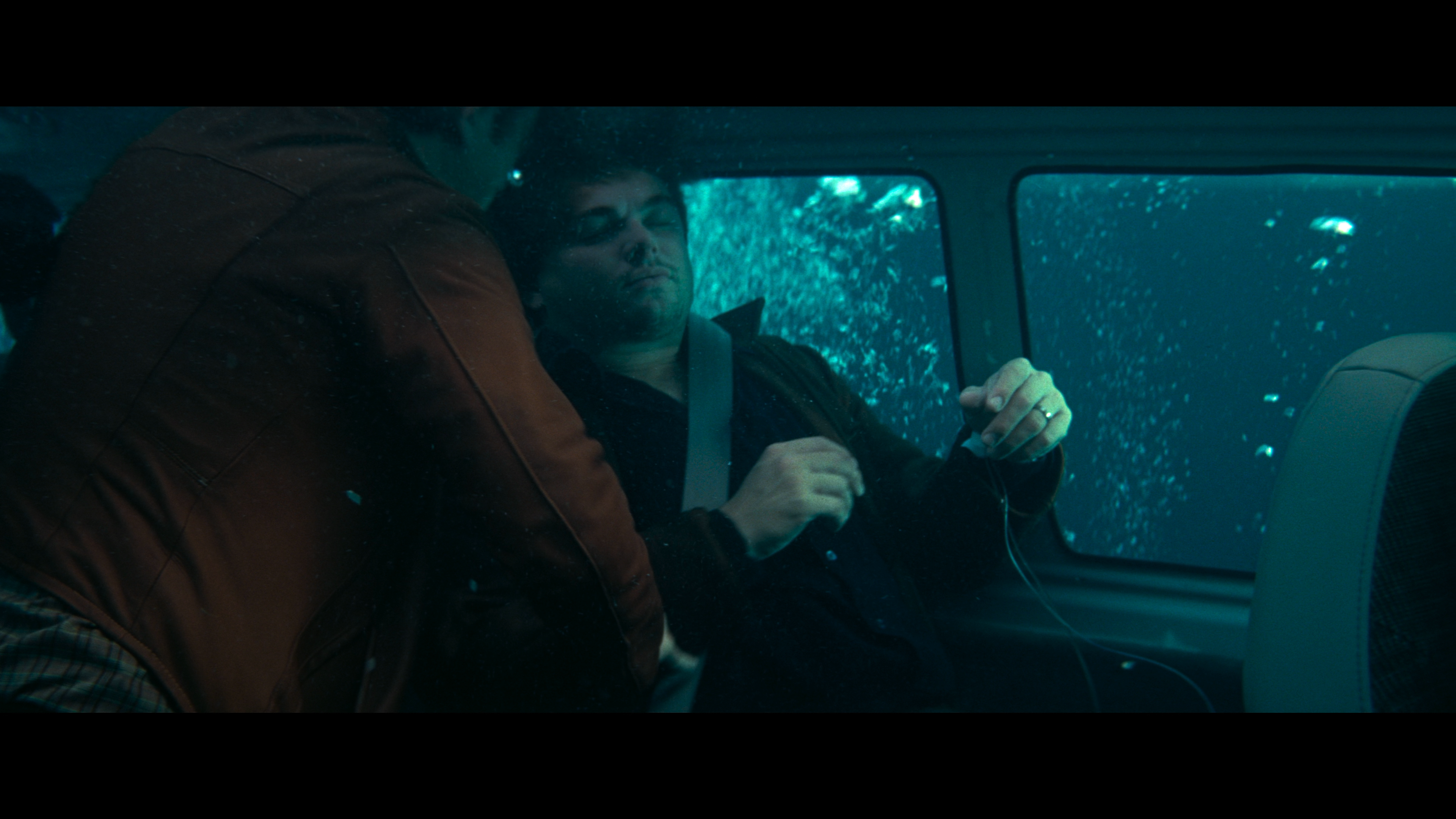 Inception.2010.2160p.UHD.BDRemux.DTS-HD.MA.5.1.HYBRID.DoVi.P8.by.DVT.mkv_20220315_125313.809.png