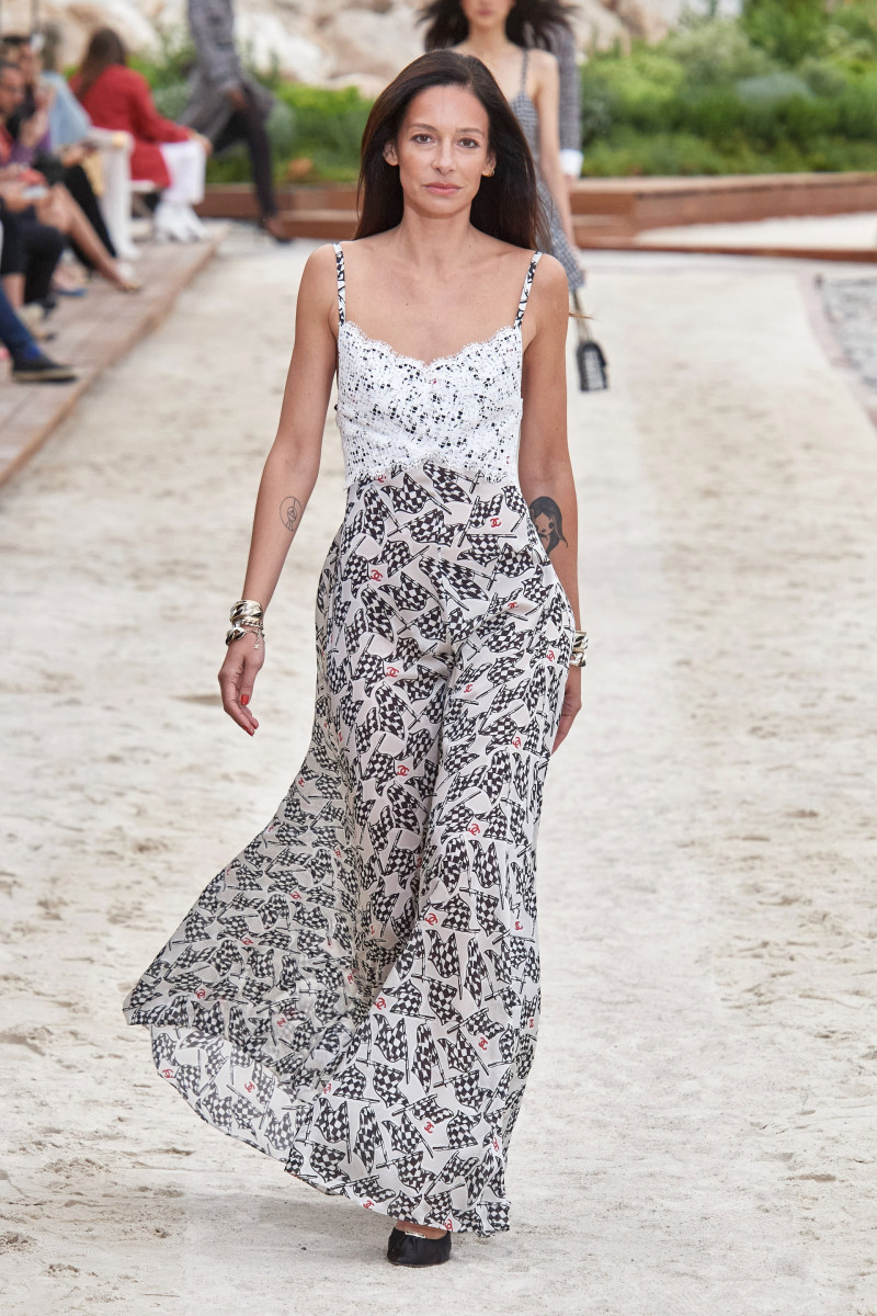 00024-chanel-resort-2023-monaco-credit-gorunway.jpg