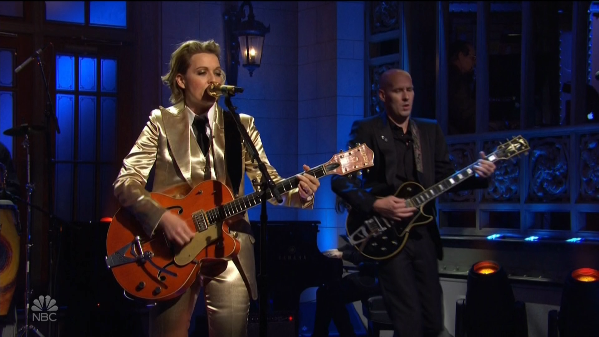 Brandi Carlile - Saturday Night Live (SNL) 2021.ts_20220508_132447.701.png