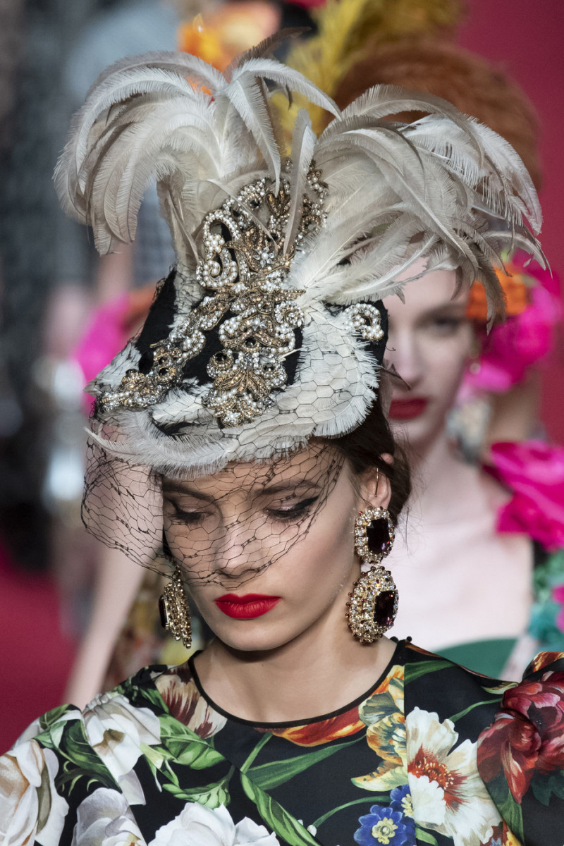 Dolce+Gabbana+Fall+2019+Details+HwPb42Z7Shpx.jpg