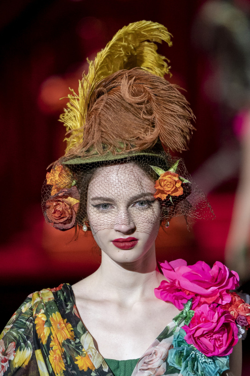 Dolce+Gabbana+Fall+2019+Details+FuXYSzZC6PCx.jpg