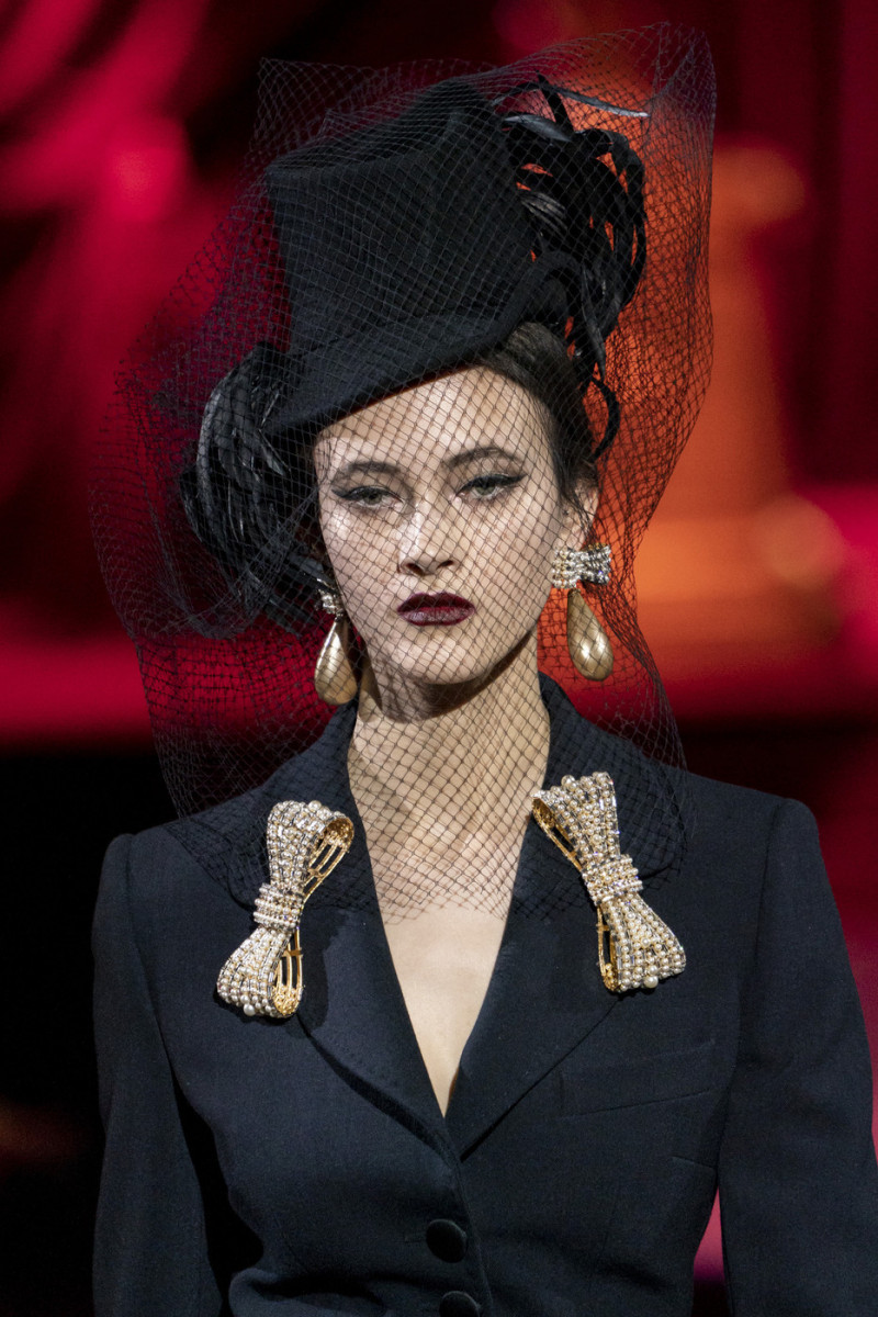 Dolce+Gabbana+Fall+2019+Details+7mwQcEJhNQ4x.jpg