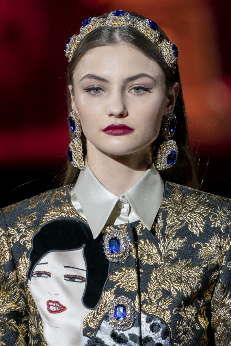 Dolce+Gabbana+Fall+2019+Details+HbOgz-BQAx9x.jpg