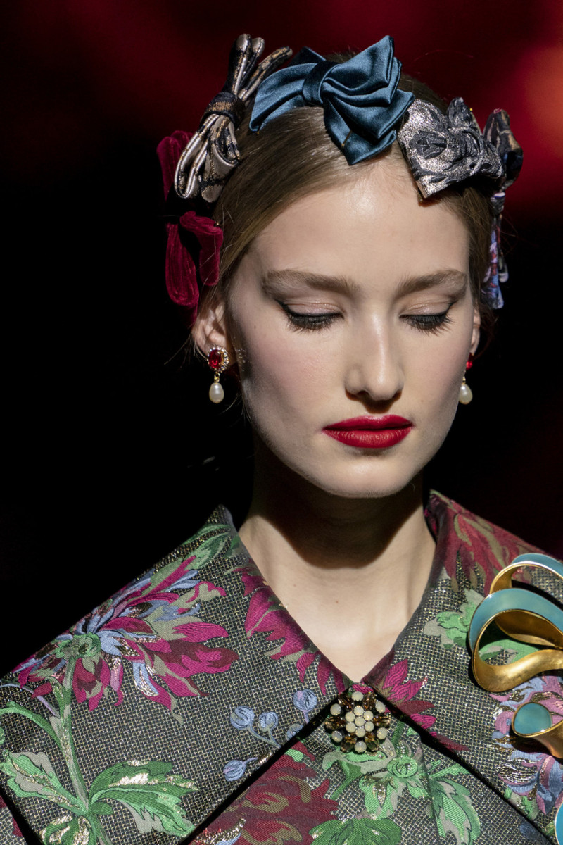 Dolce+Gabbana+Fall+2019+Details+XyO9C_AiPucx.jpg
