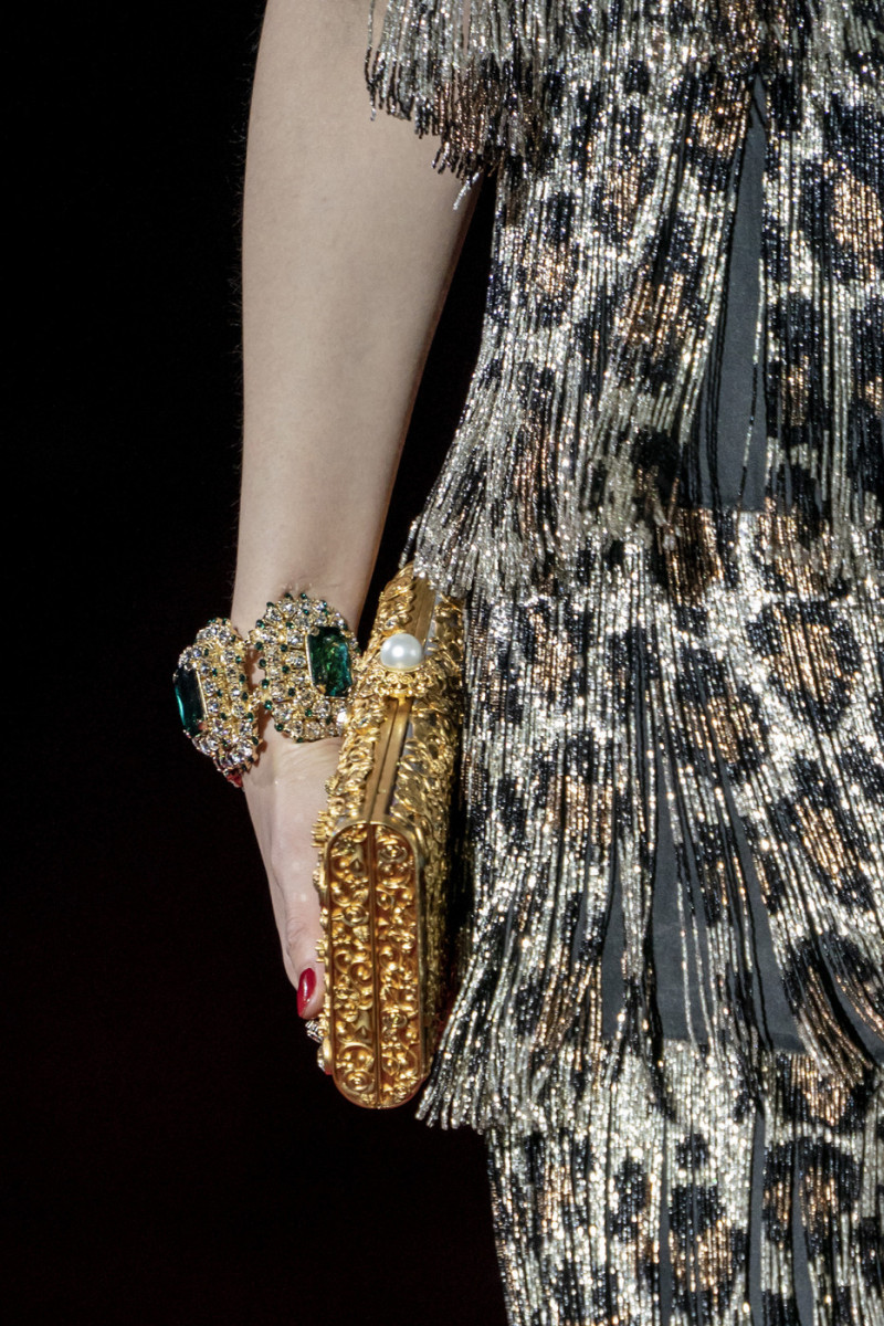 Dolce+Gabbana+Fall+2019+Details+Yhc7L9IahHCx.jpg