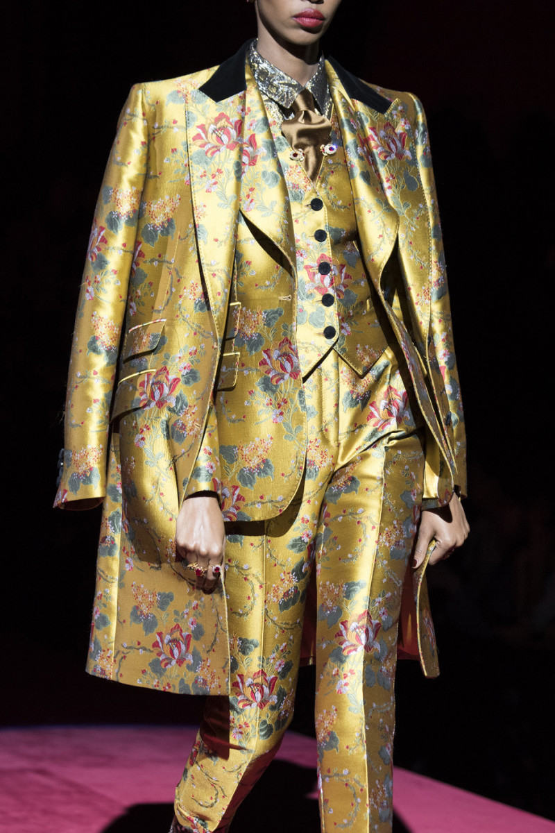 Dolce+Gabbana+Fall+2019+Details+XKOljxZMsQfx.jpg