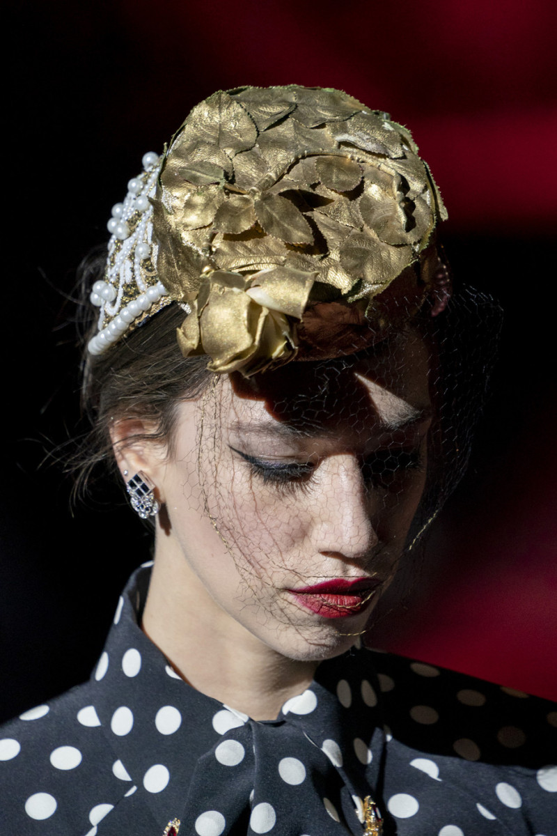 Dolce+Gabbana+Fall+2019+Details+gP5CVb2xq8Ax.jpg
