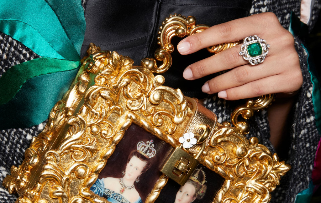 dolce-and-gabbana-firenze-2020-alta-gioielleria-woman-03.jpg