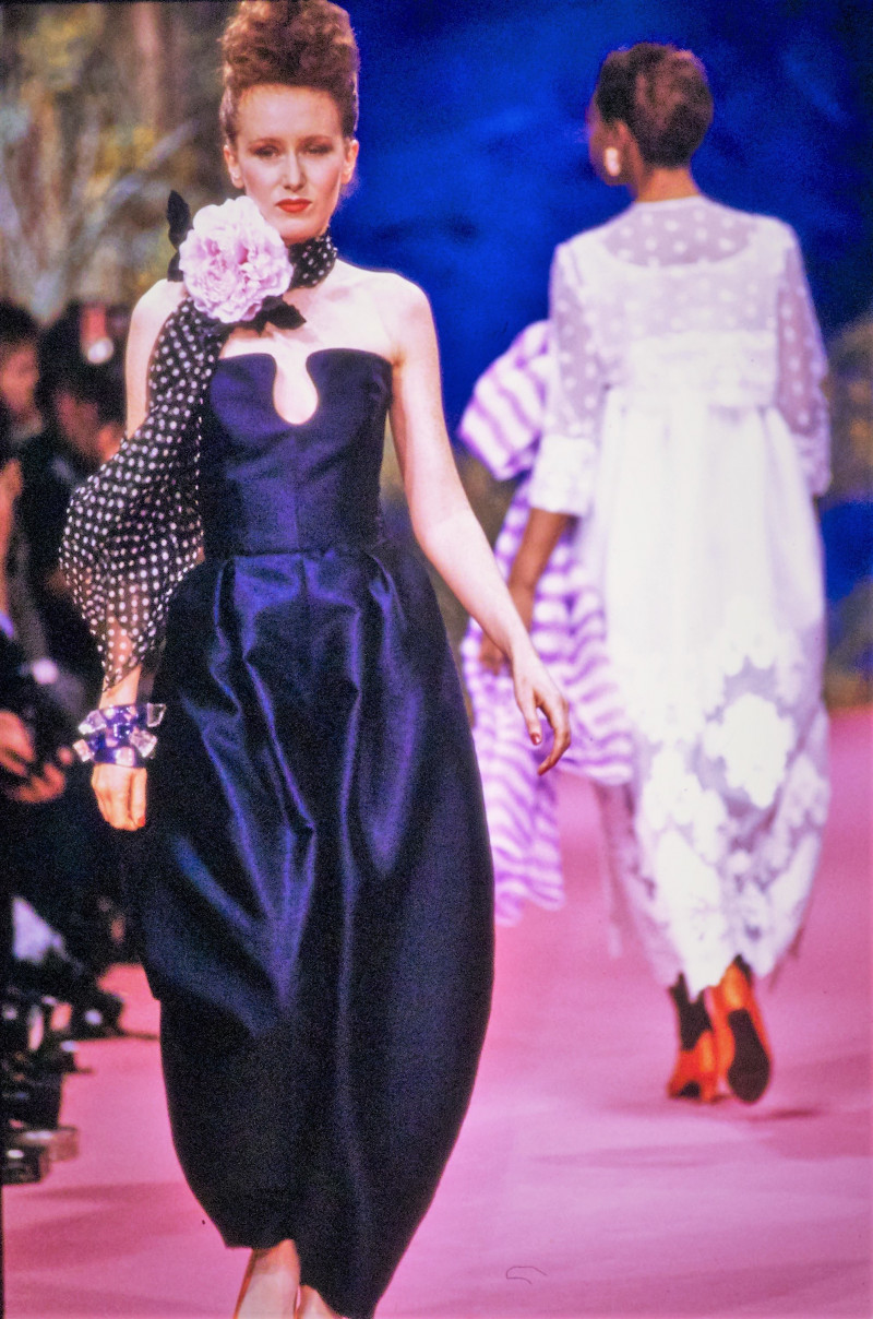 042-christian-lacroix-spring-1988-couture-CN10053762.jpg