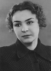 Нина Ургант