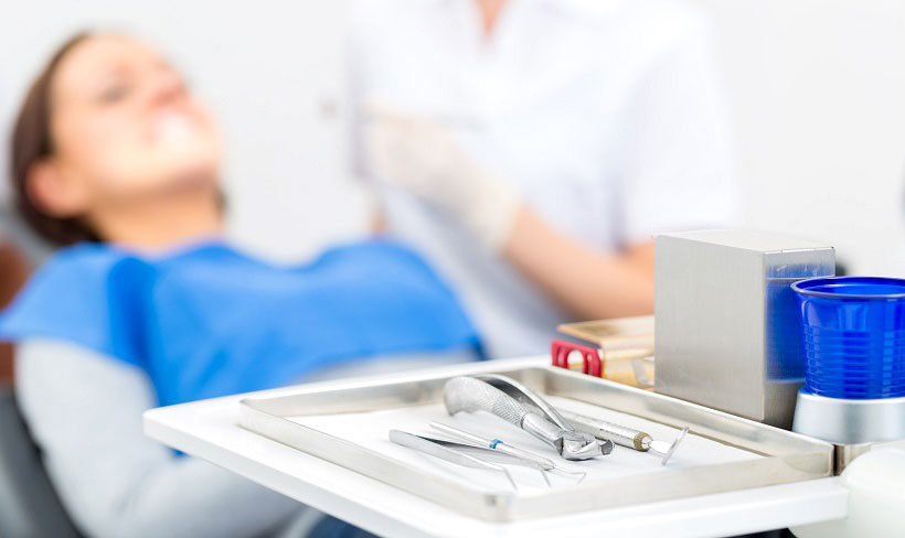 Профессиональная чистка зубов: причины для визита к стоматологу