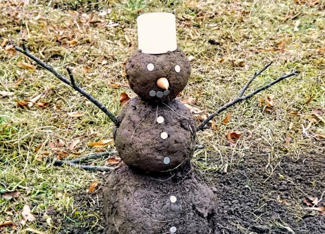 Снеговик из грязи