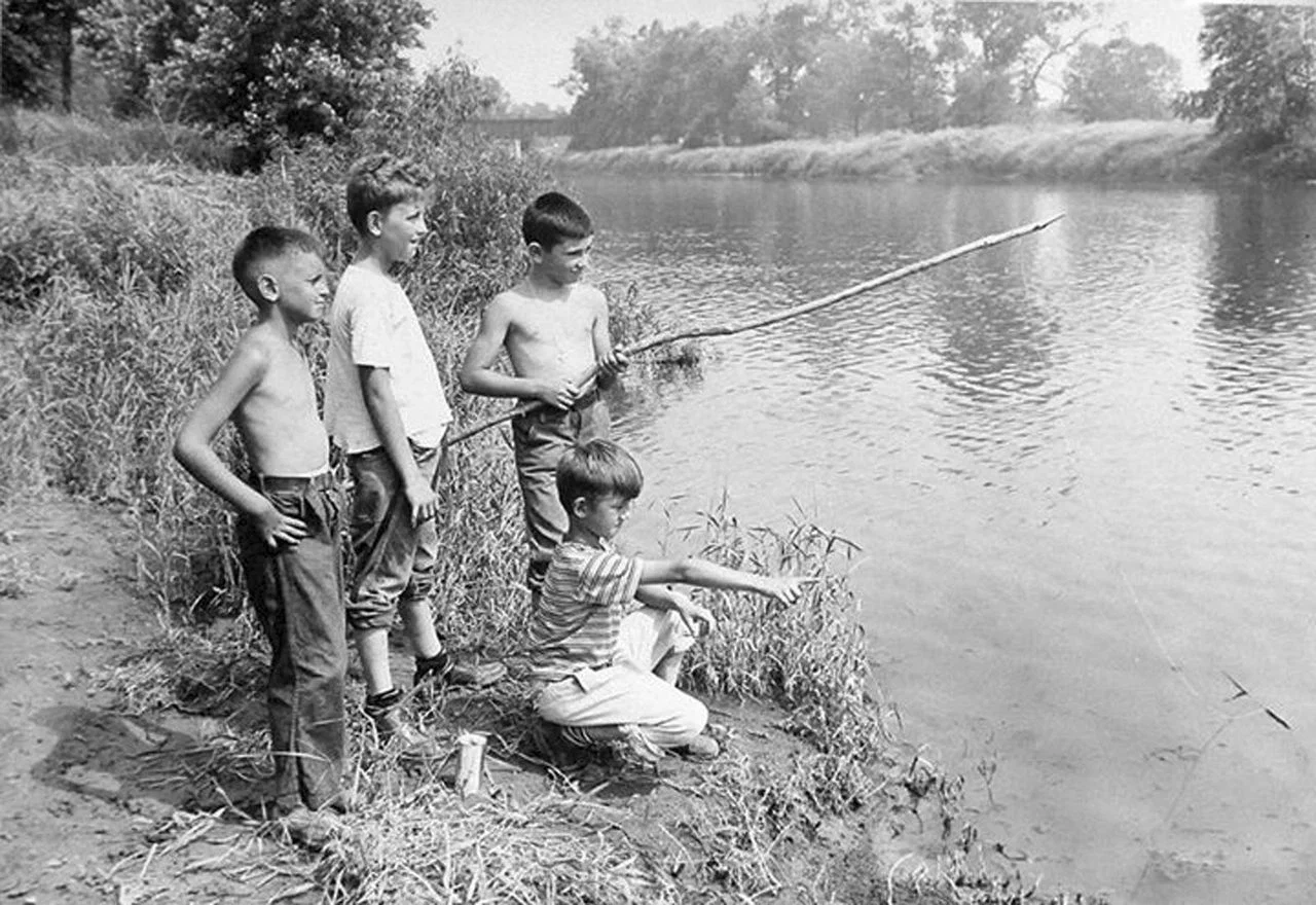 три мальчика на озере танганьика