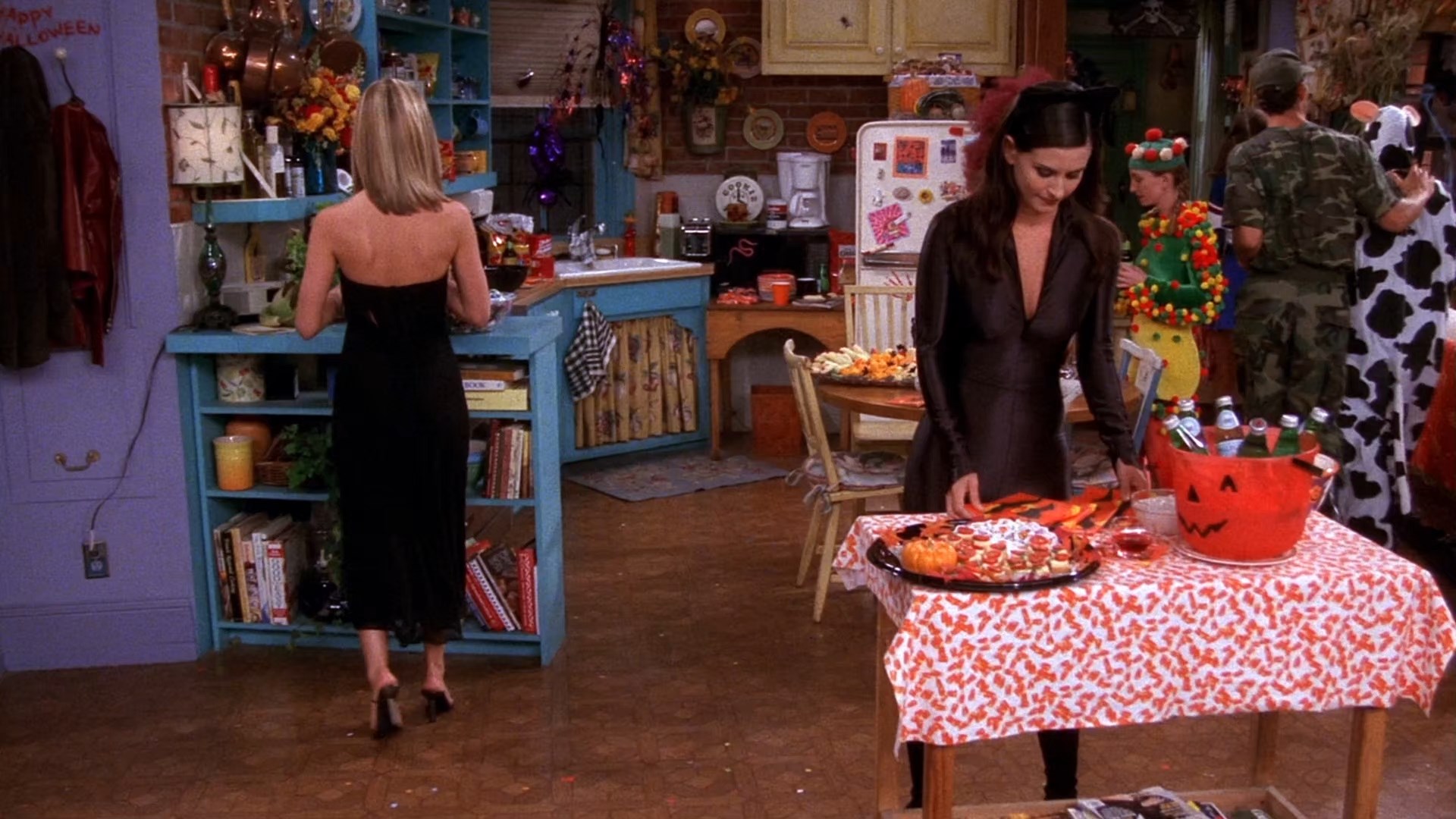 Friends.S08E06.The.One.with.the.Halloween.Party.mkv_snapshot_03.28.542.jpg