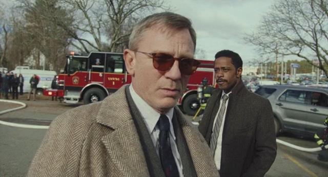 Knives.Out.2019.DUB.MVO.AVO.HDRip.mp4_snapshot_01.30.18_[2022.12.12_15.35.50].jpg