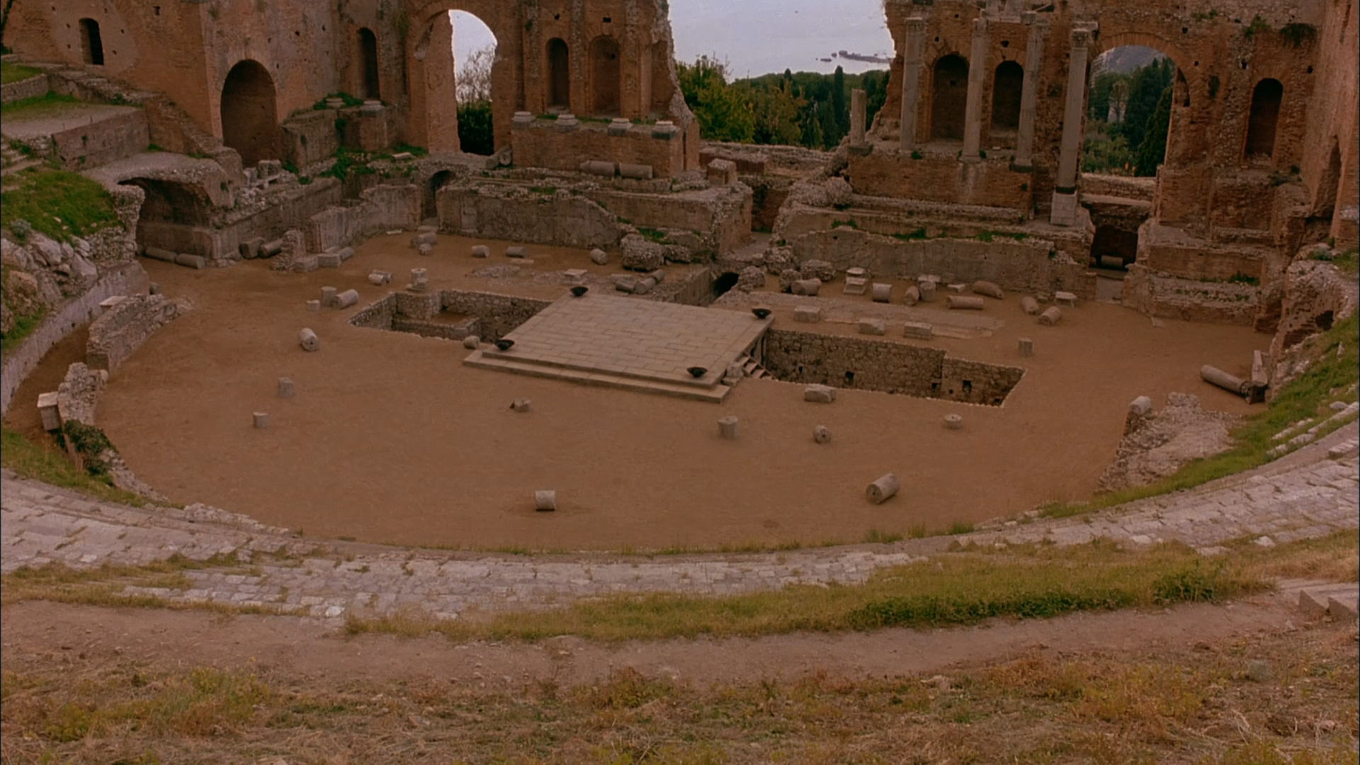 Великая Афродита (Mighty Aphrodite) 1995.mkv_snapshot_00.02.00.619.png