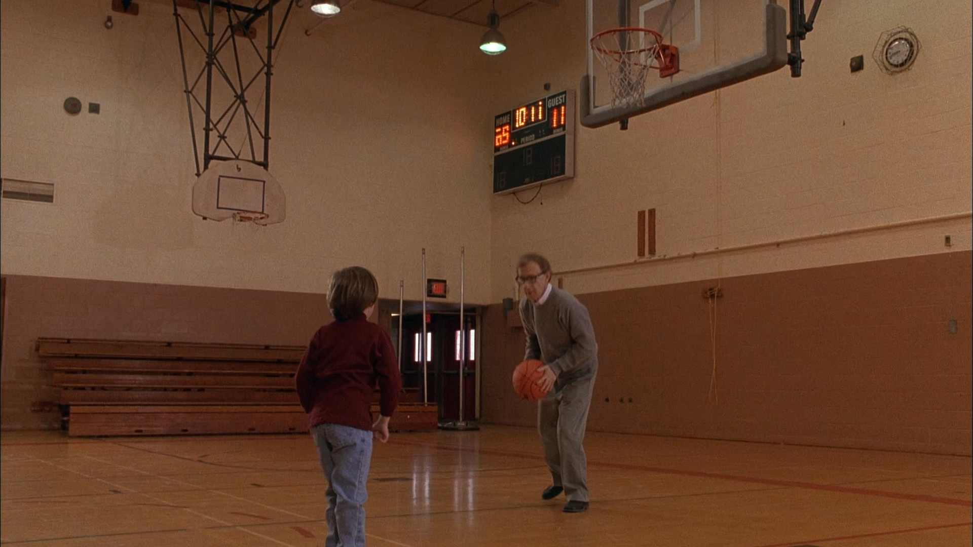 Великая Афродита (Mighty Aphrodite) 1995.mkv_snapshot_00.12.00.000.png