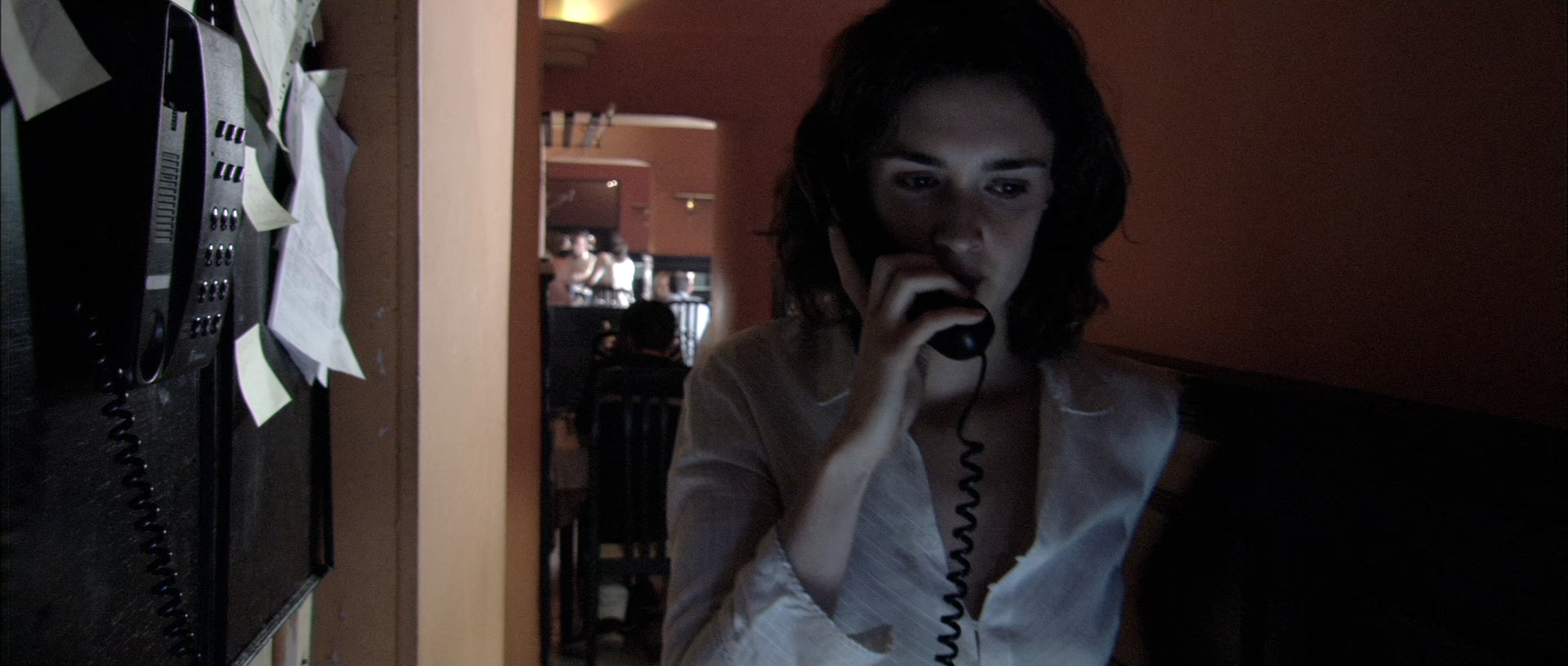 Люсия и секс (Luc?a y el sexo) 2001.mkv_snapshot_00.02.40.160.png