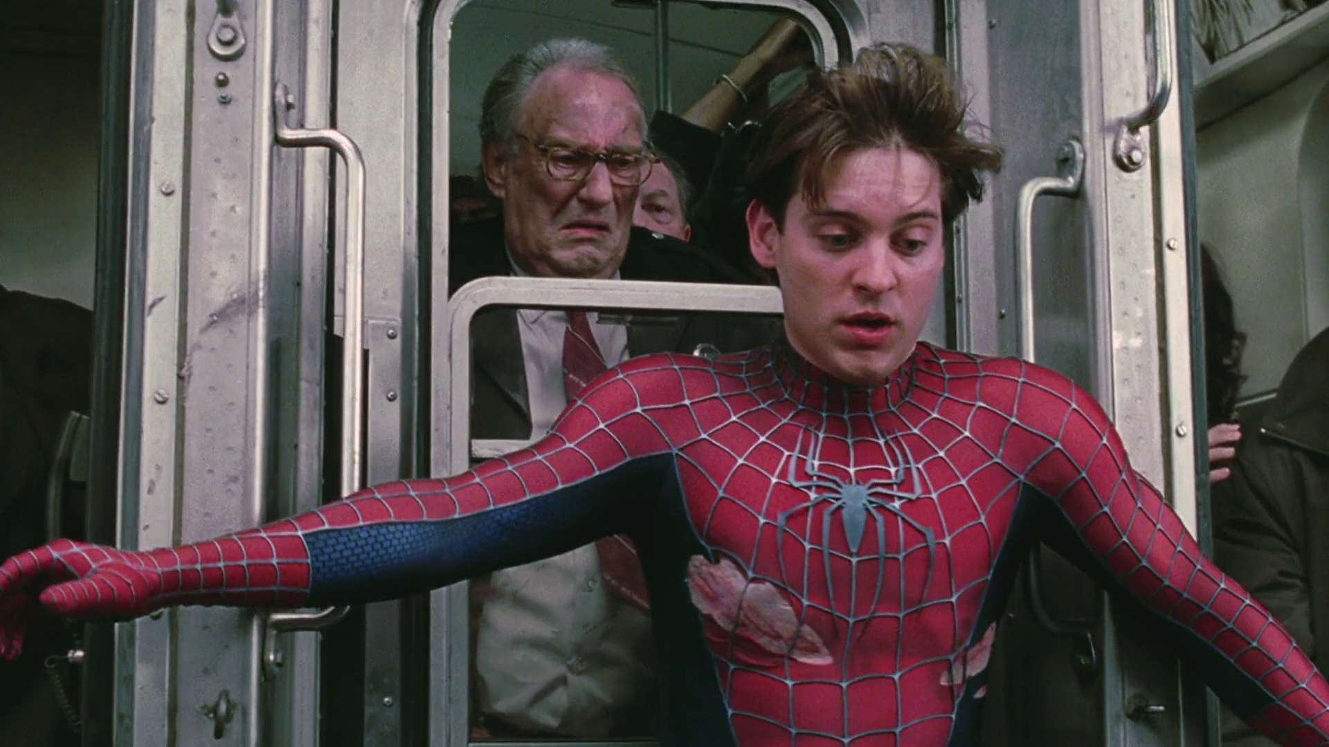 Spider man the train couldn t stop. Питер Паркер останавливает поезд. Человек паук останавливает поезд.