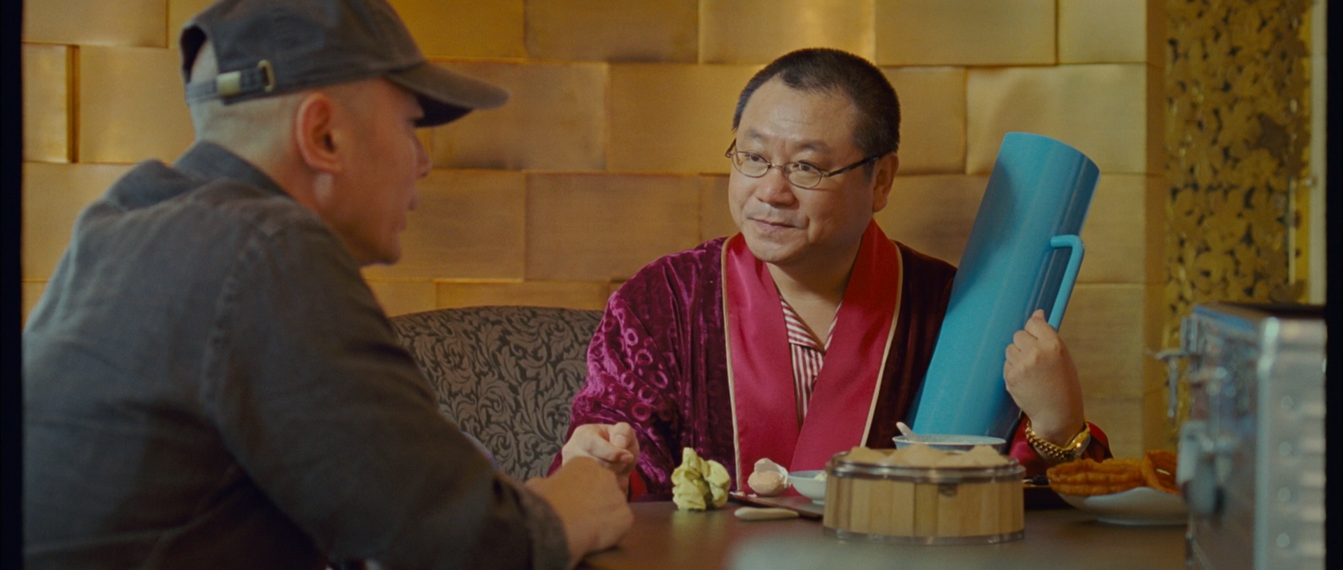 Нечестных прошу не беспокоить (Fei Cheng Wu Rao) 2008.mkv_snapshot_00.05.00.000.png