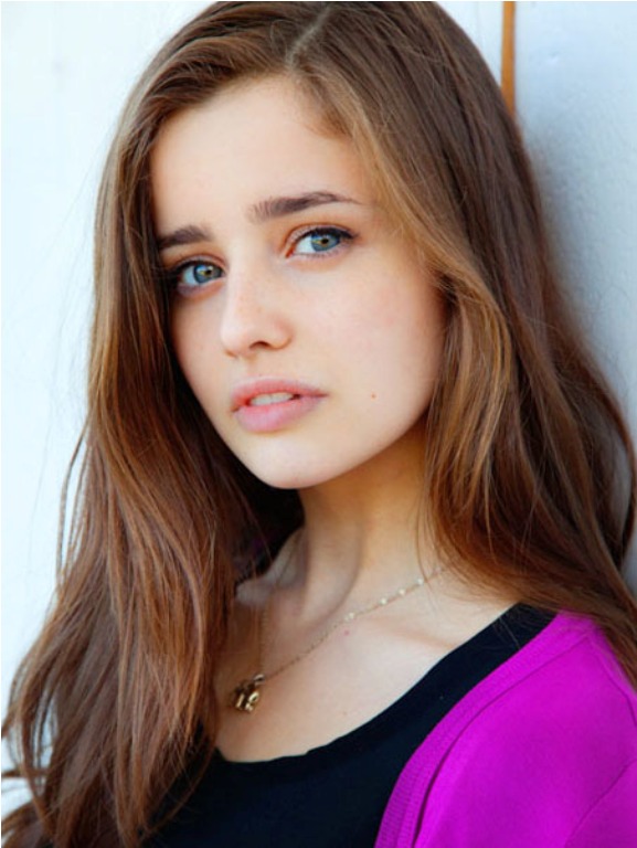 Holly Earl Topless