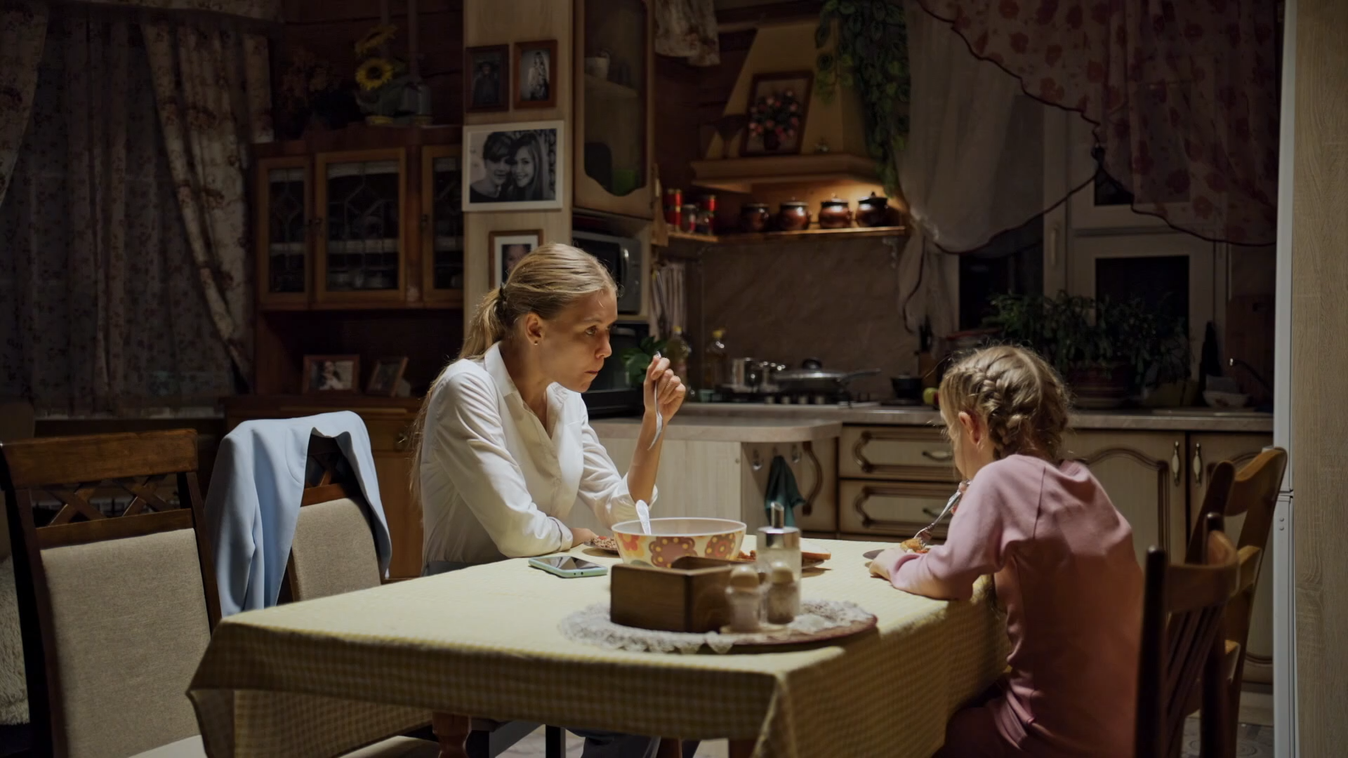 01. Далёкая и близкая .2022.WEB-DL 1080p.Files-x.mkv_snapshot_30.28.png