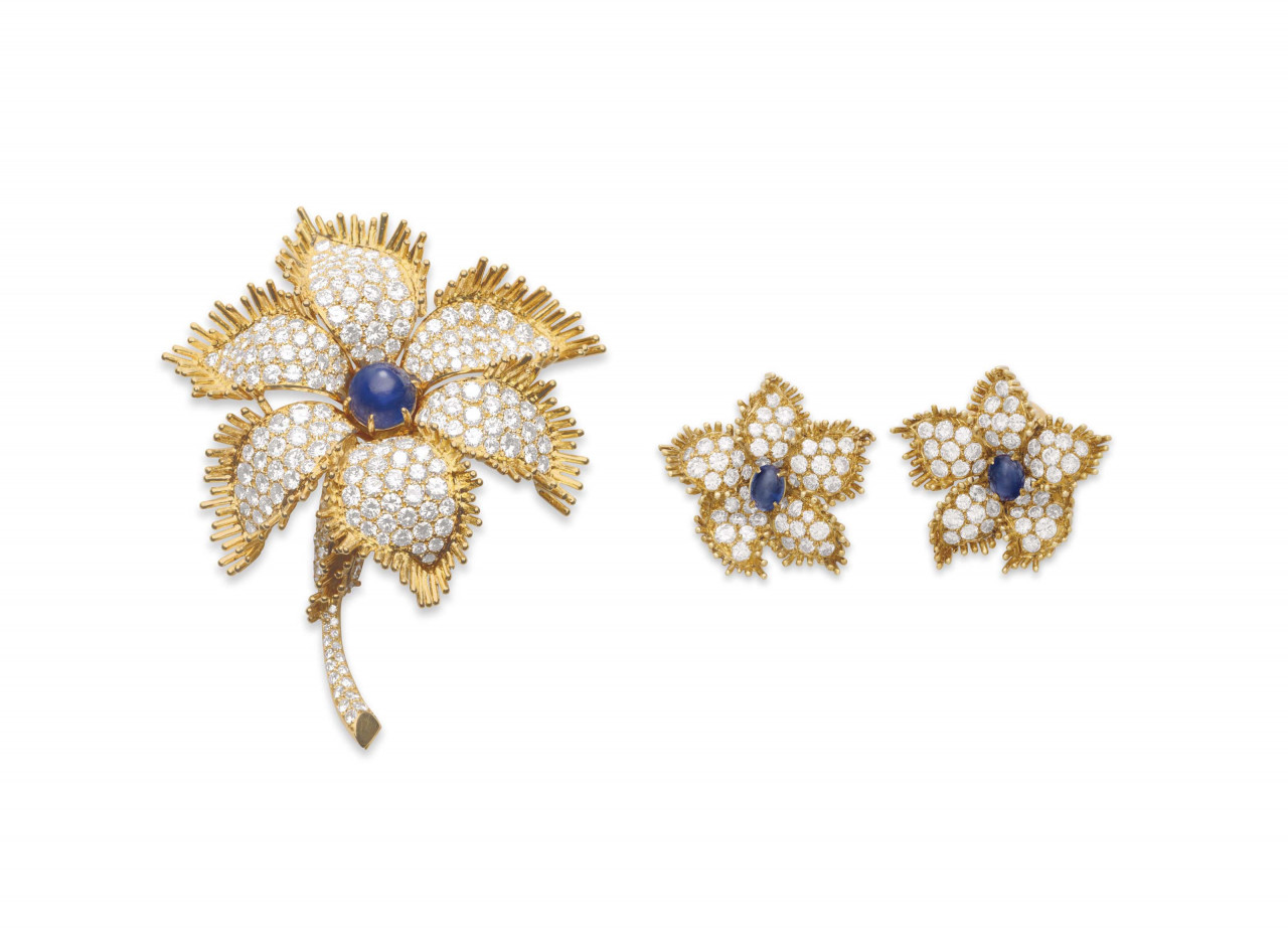 2017_NYR_14760_0048_000(a_set_of_sapphire_diamond_and_gold_jewelry_by_van_cleef_arpels091416).jpg