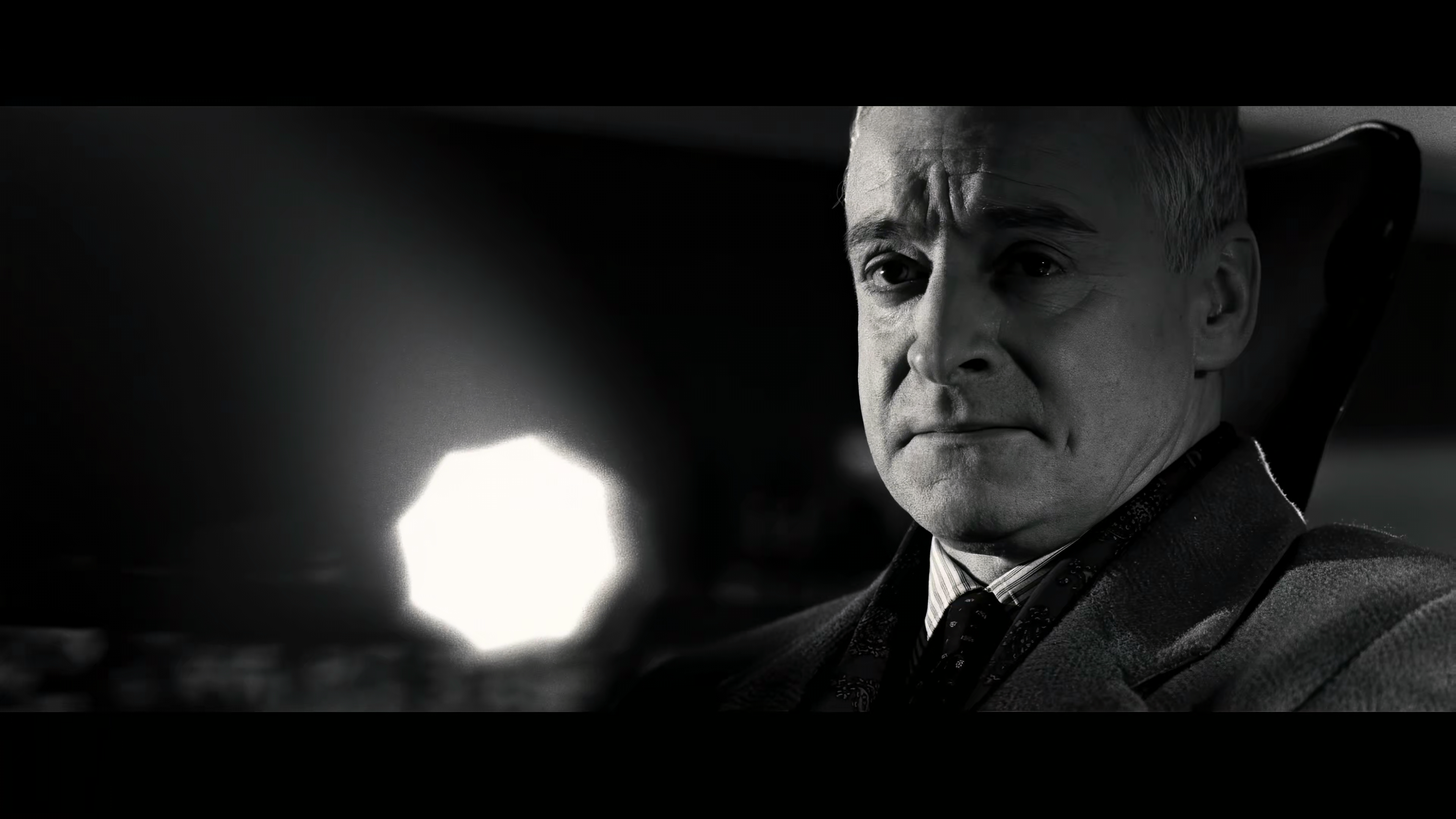 007.2006 Kazino Royal - Казино Рояль 4K.mkv_20230611_184001.995.png