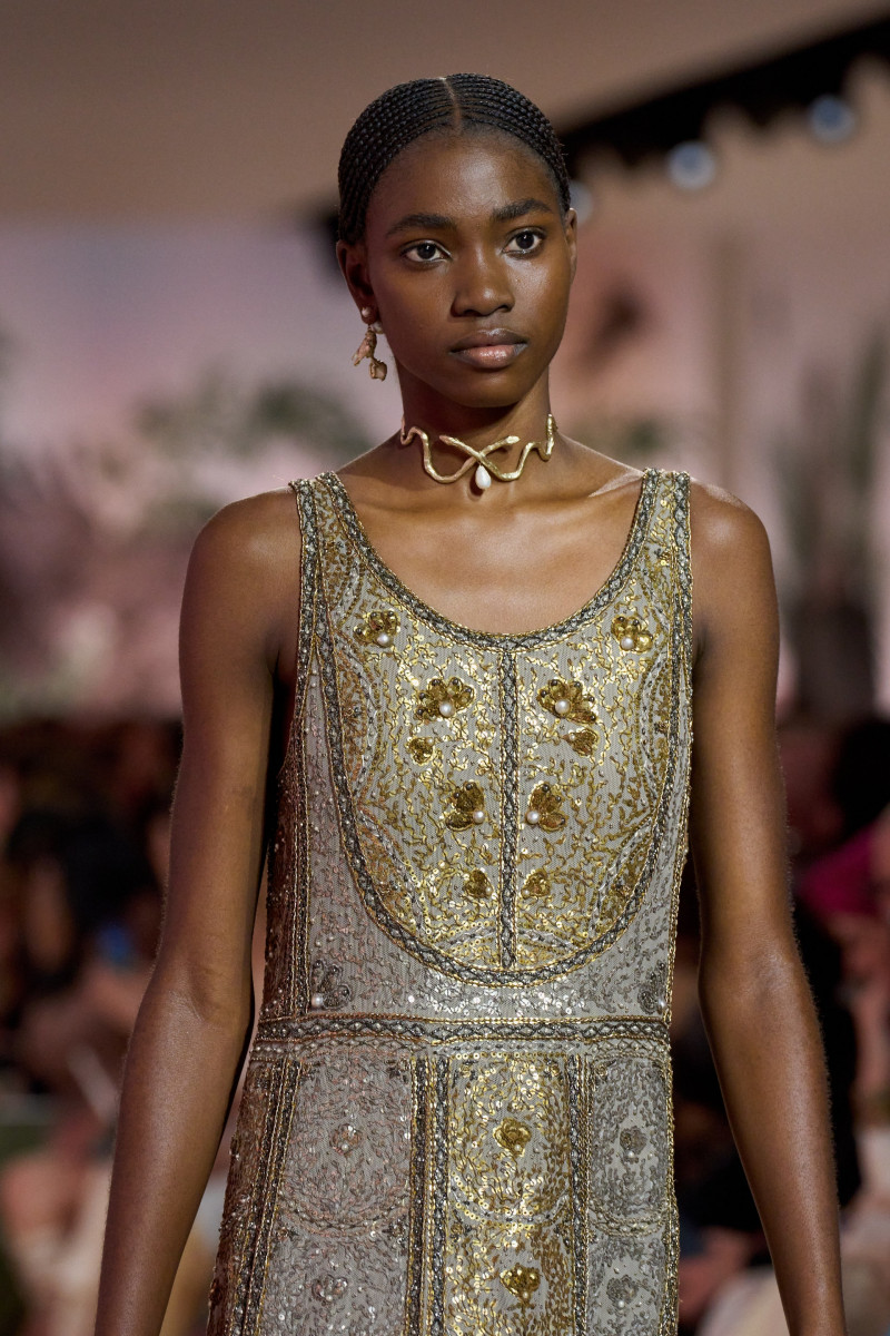 00078-christian-dior-fall-2023-couture-details-credit-gorunway.jpg