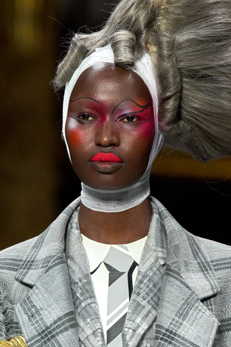 00051-thom-browne-fall-2023-couture-details-credit-gorunway.jpg