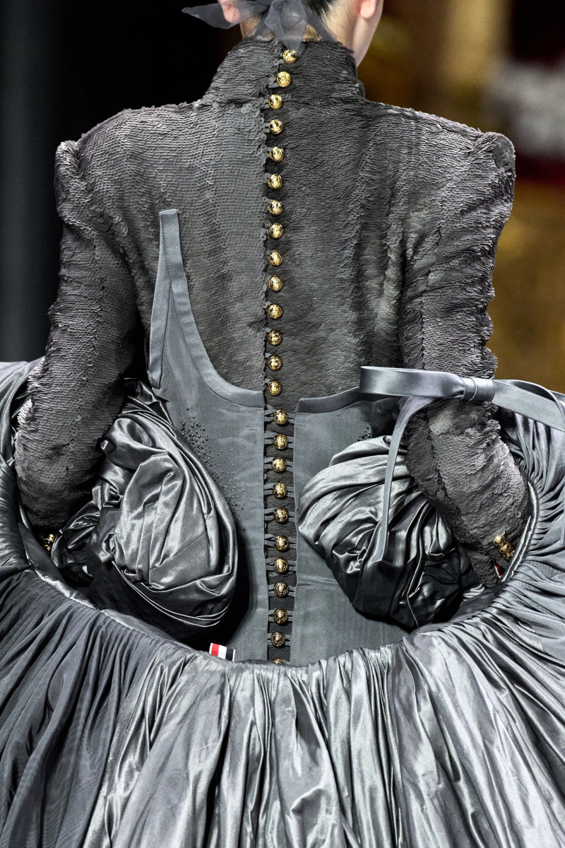 00067-thom-browne-fall-2023-couture-details-credit-gorunway.jpg