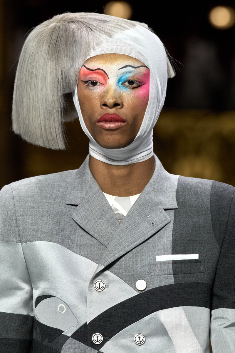 00015-thom-browne-fall-2023-couture-details-credit-gorunway.jpg