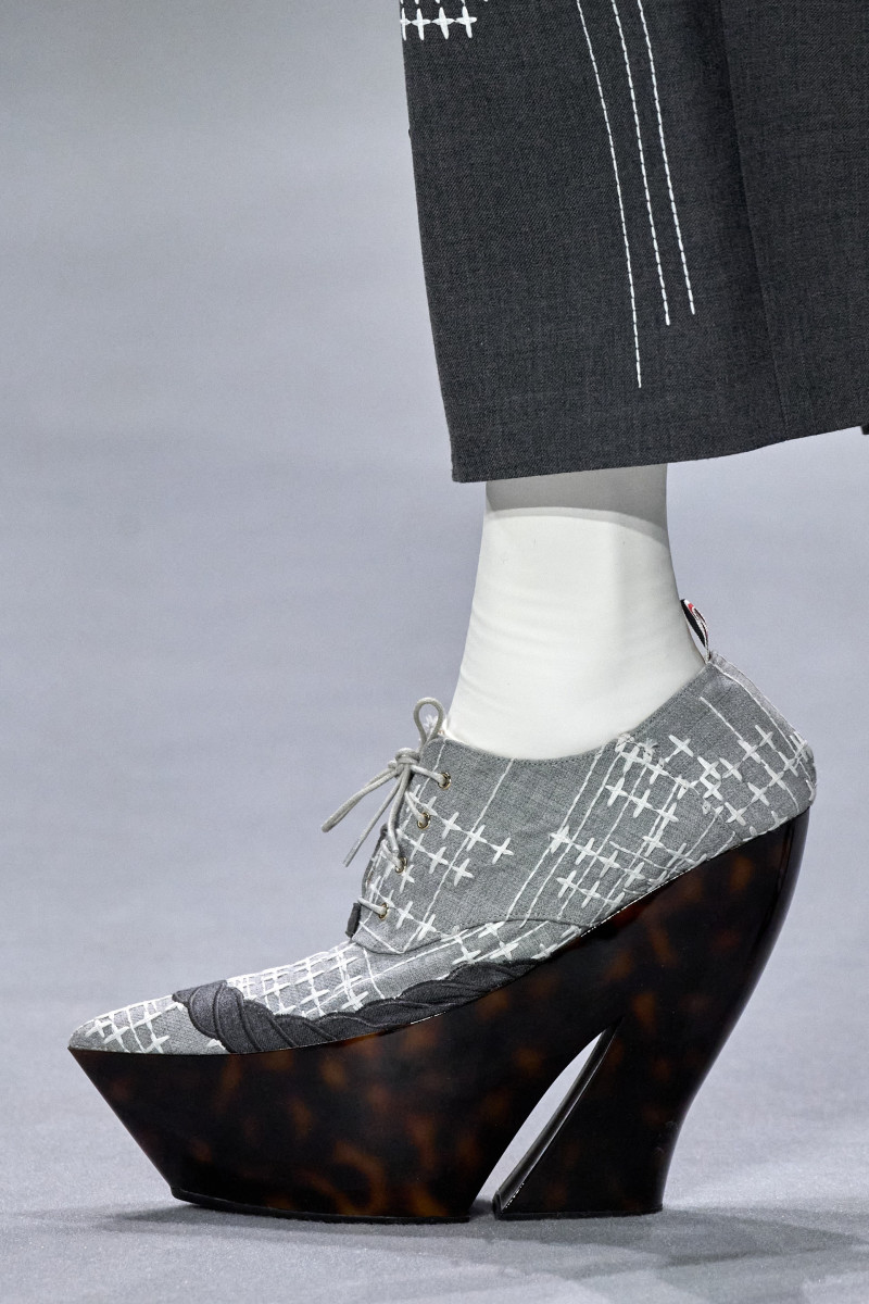 00056-thom-browne-fall-2023-couture-details-credit-gorunway.jpg