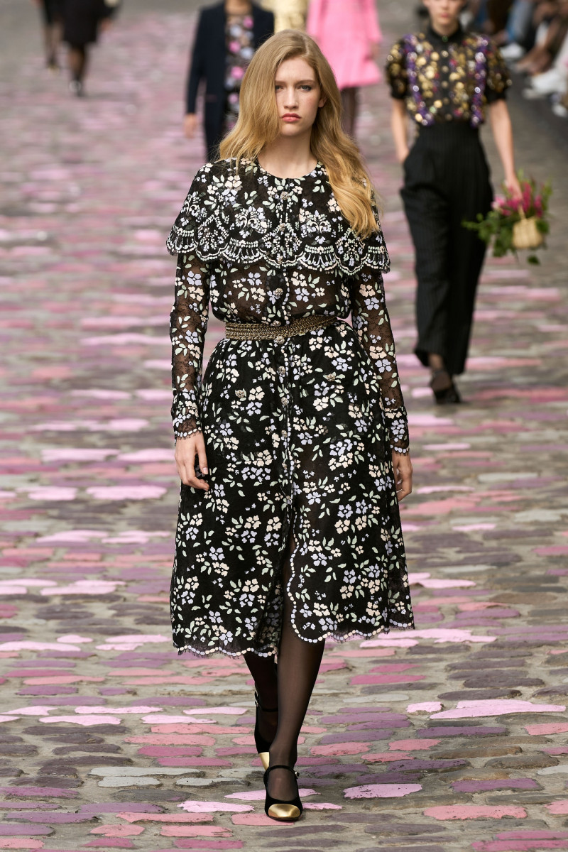 00015-chanel-fall-2023-couture-credit-gorunway.jpg