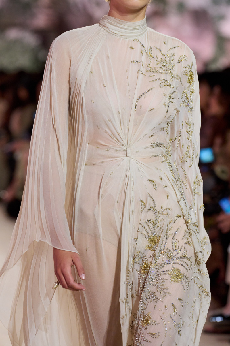 00121-christian-dior-fall-2023-couture-details-credit-gorunway.jpg